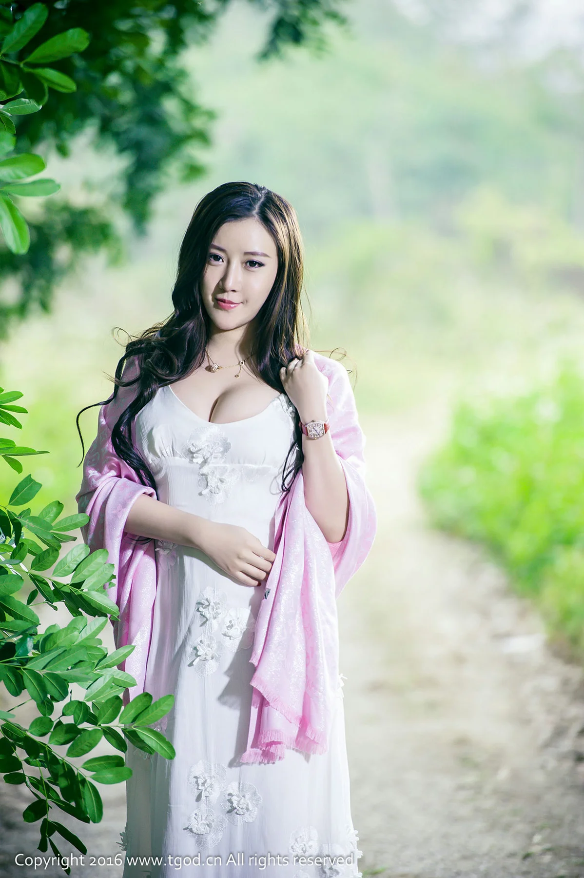 TGOD 推女神 王婉悠Queen之丛林系列 ~户外写真 - 25