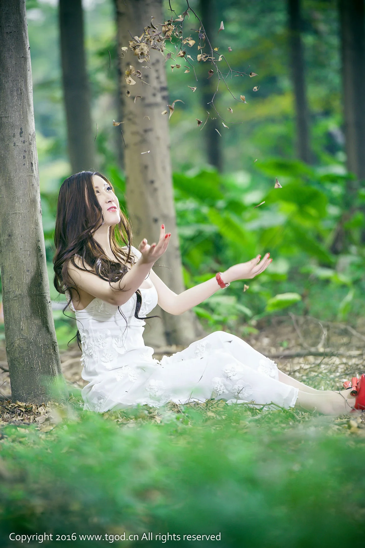 TGOD 推女神 王婉悠Queen之丛林系列 ~户外写真 - 28