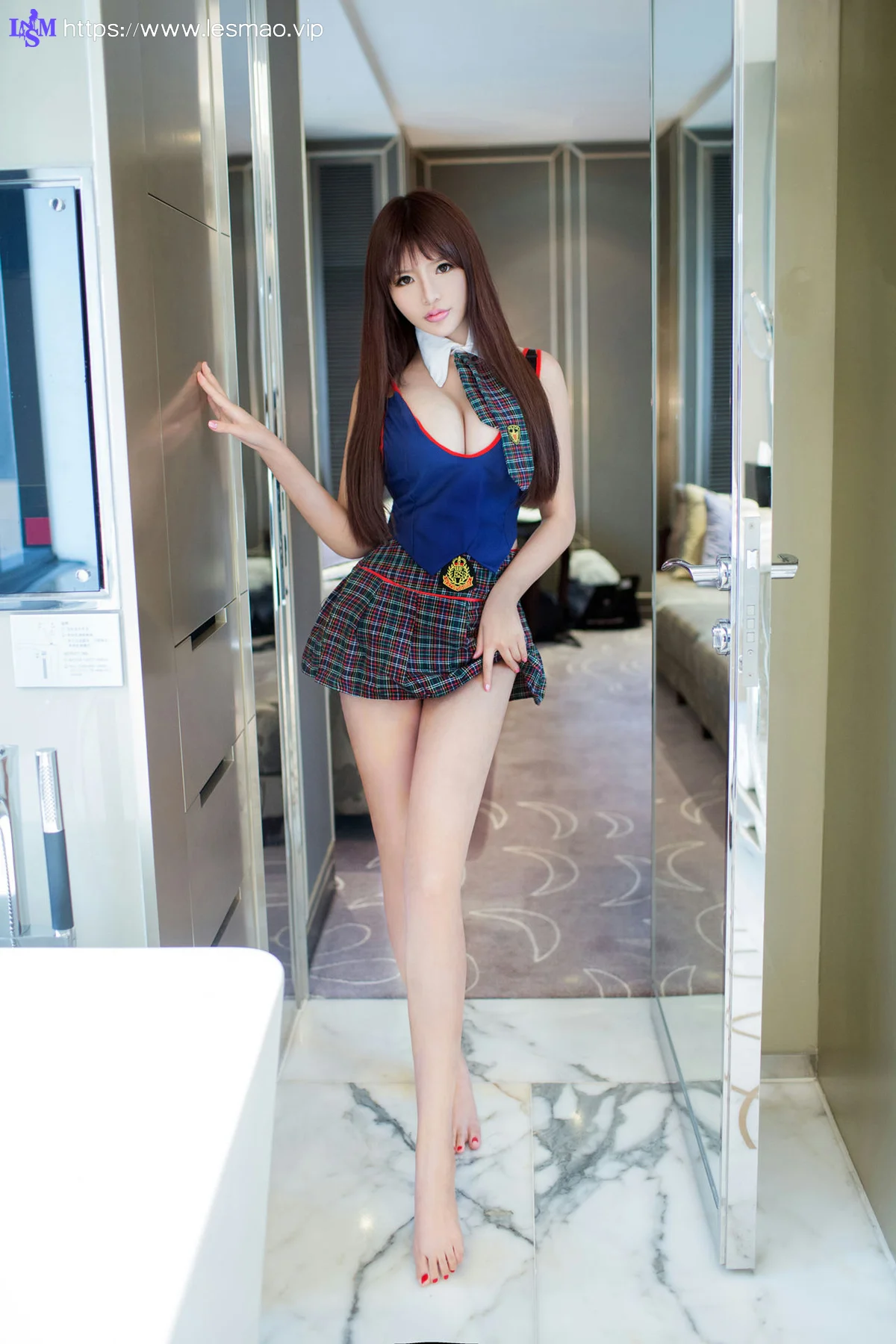 TuiGirl 推女郎 No.038 王依萌 巨乳制服 - 1