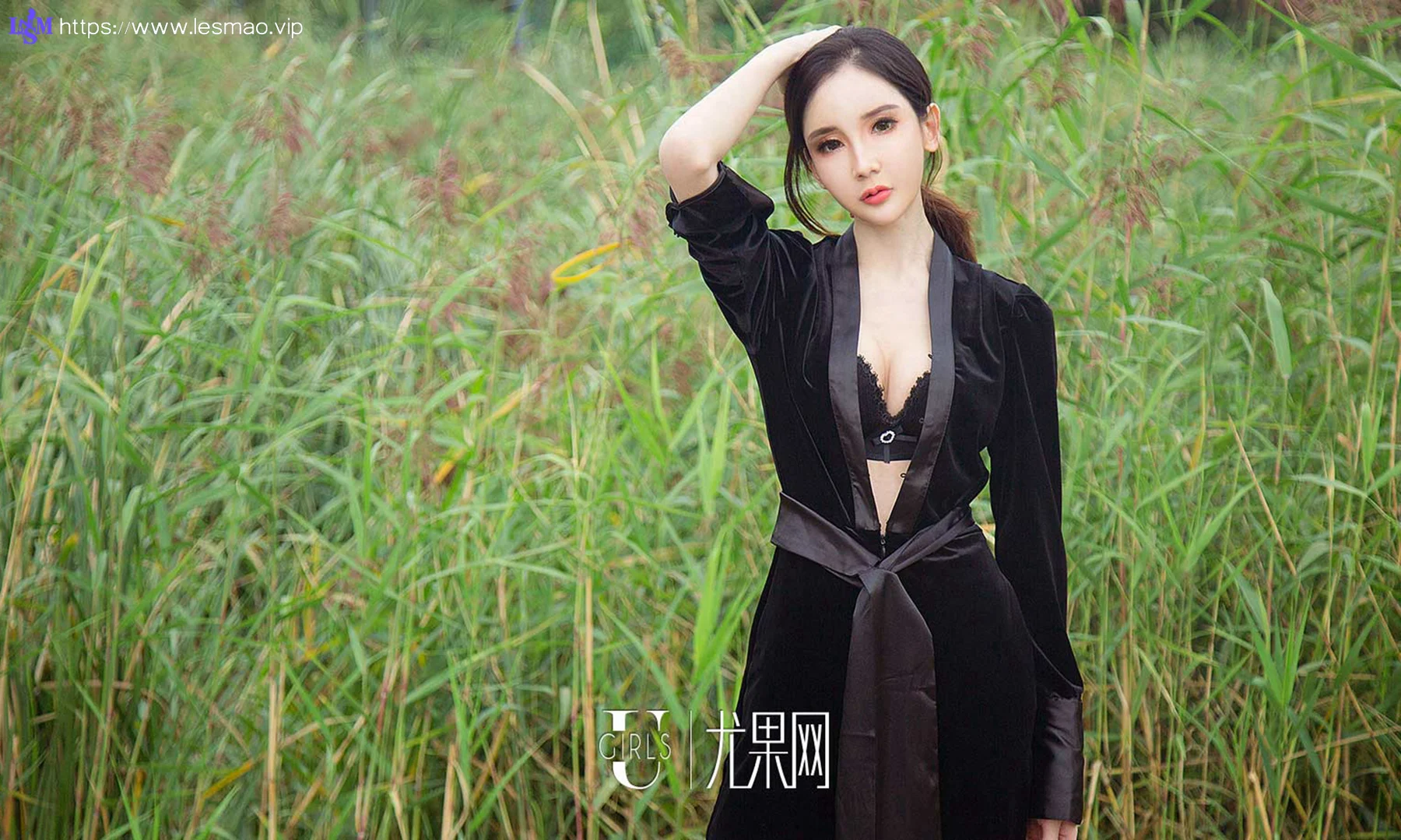 UGirls 爱尤物 No.1238 阿依努尔瓦娅街拍写真 - 32