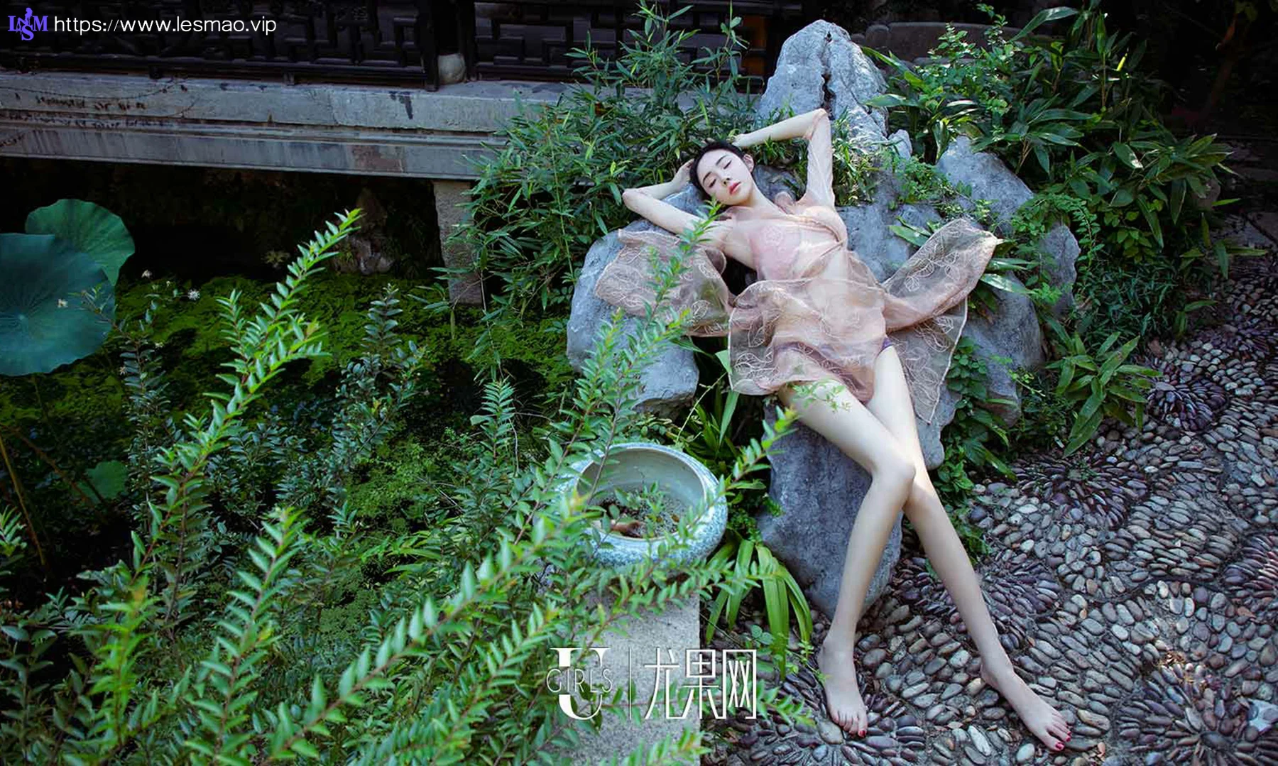 UGirls 爱尤物 No.1250 萌琪琪庭院深 - 29