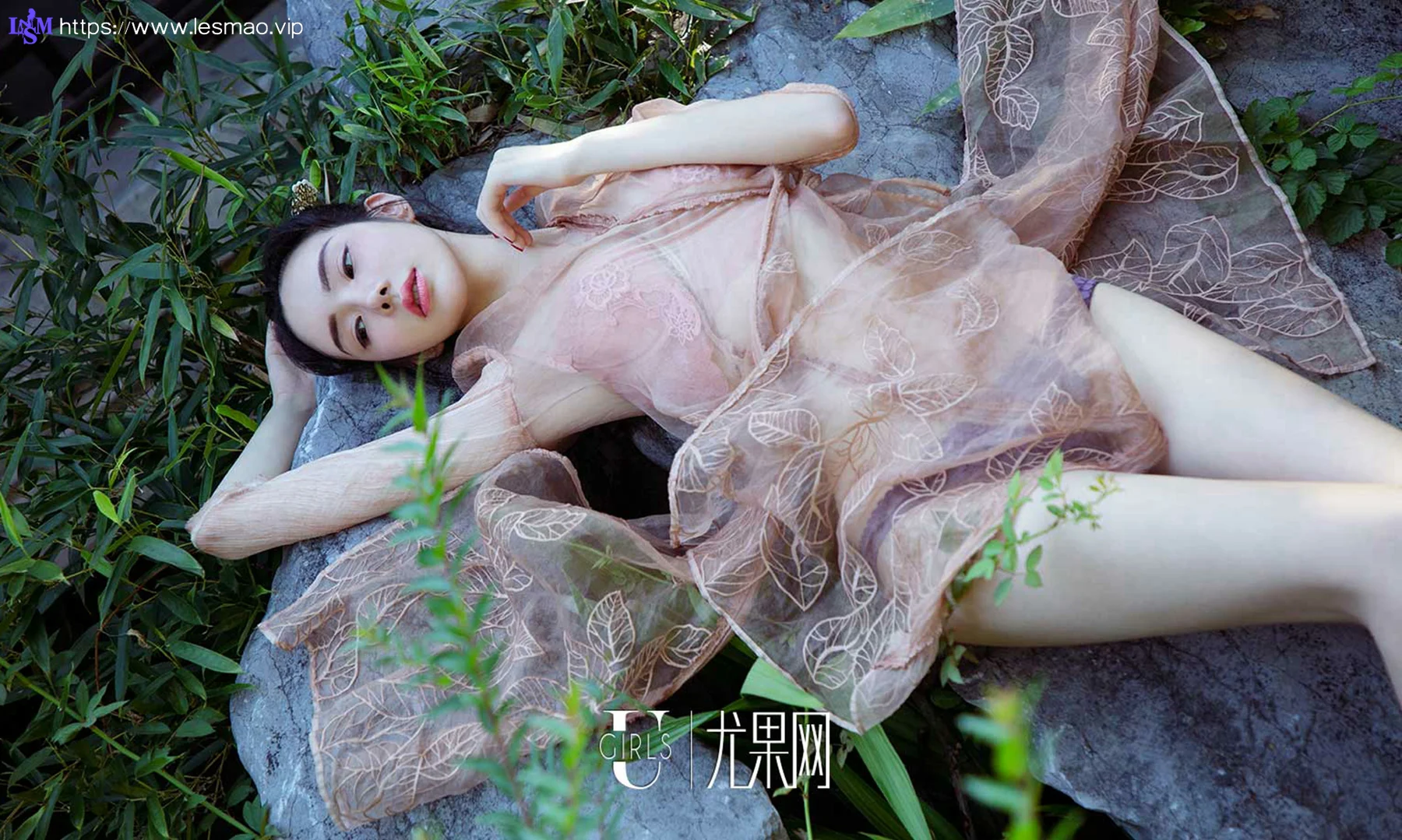 UGirls 爱尤物 No.1250 萌琪琪庭院深 - 34