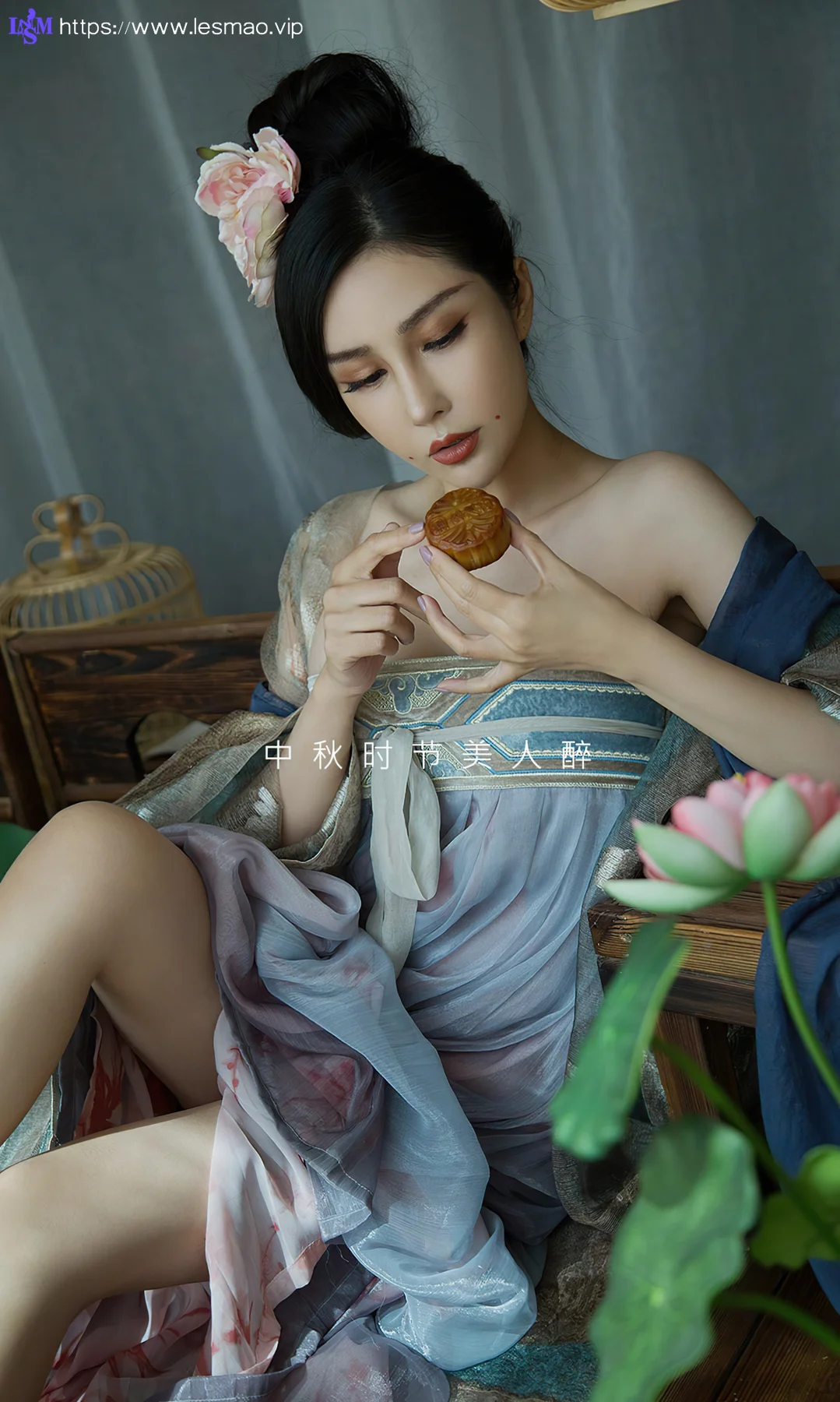 UGirls 爱尤物 No.1923 田冰冰古典优雅女人香肩爆乳 - 2