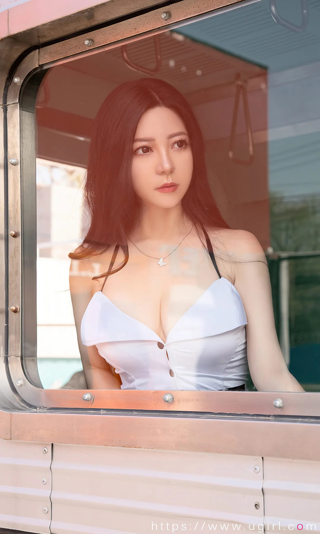 UGirls 爱尤物 No.2075 LULU 暧昧车厢 - 29