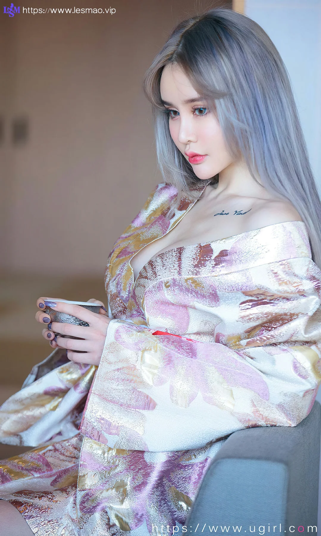 UGirls 爱尤物 No.2440 青树 枫最红时 - 24