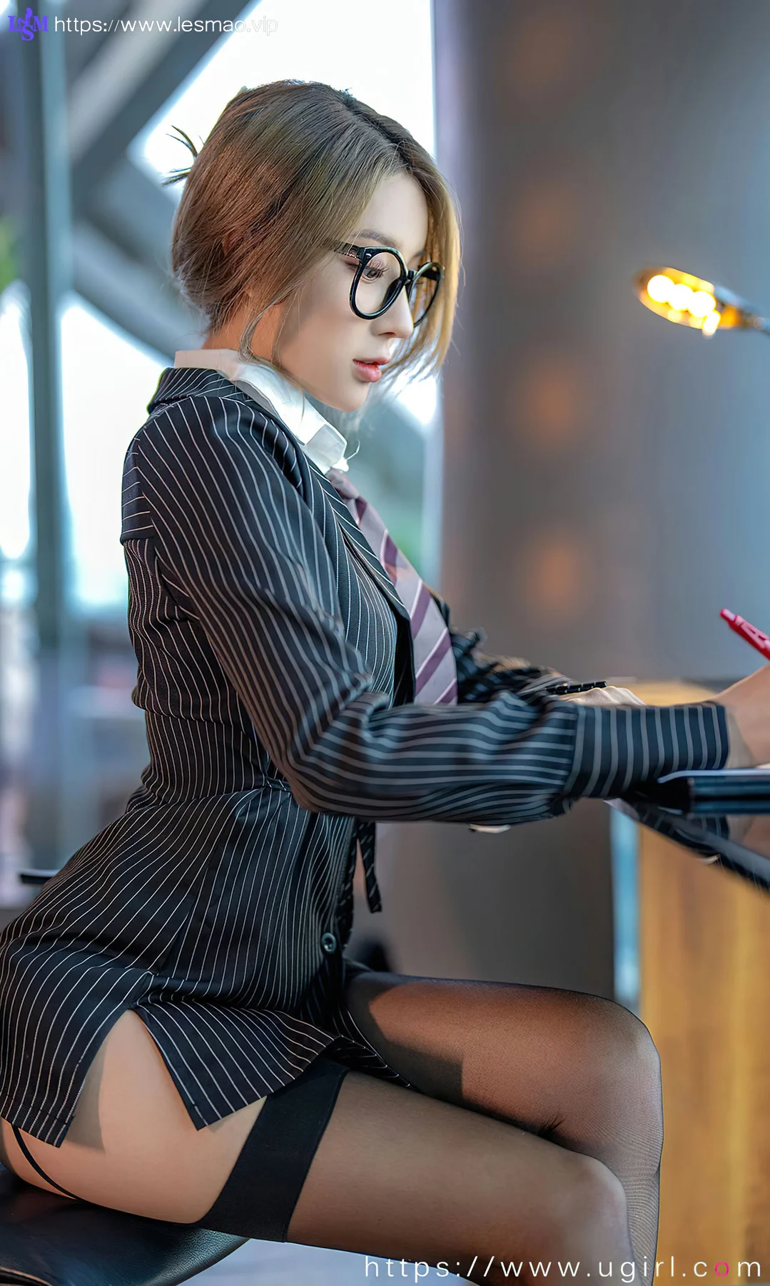 UGirls 爱尤物 No.2702 筱慧 西装加黑丝 - 21