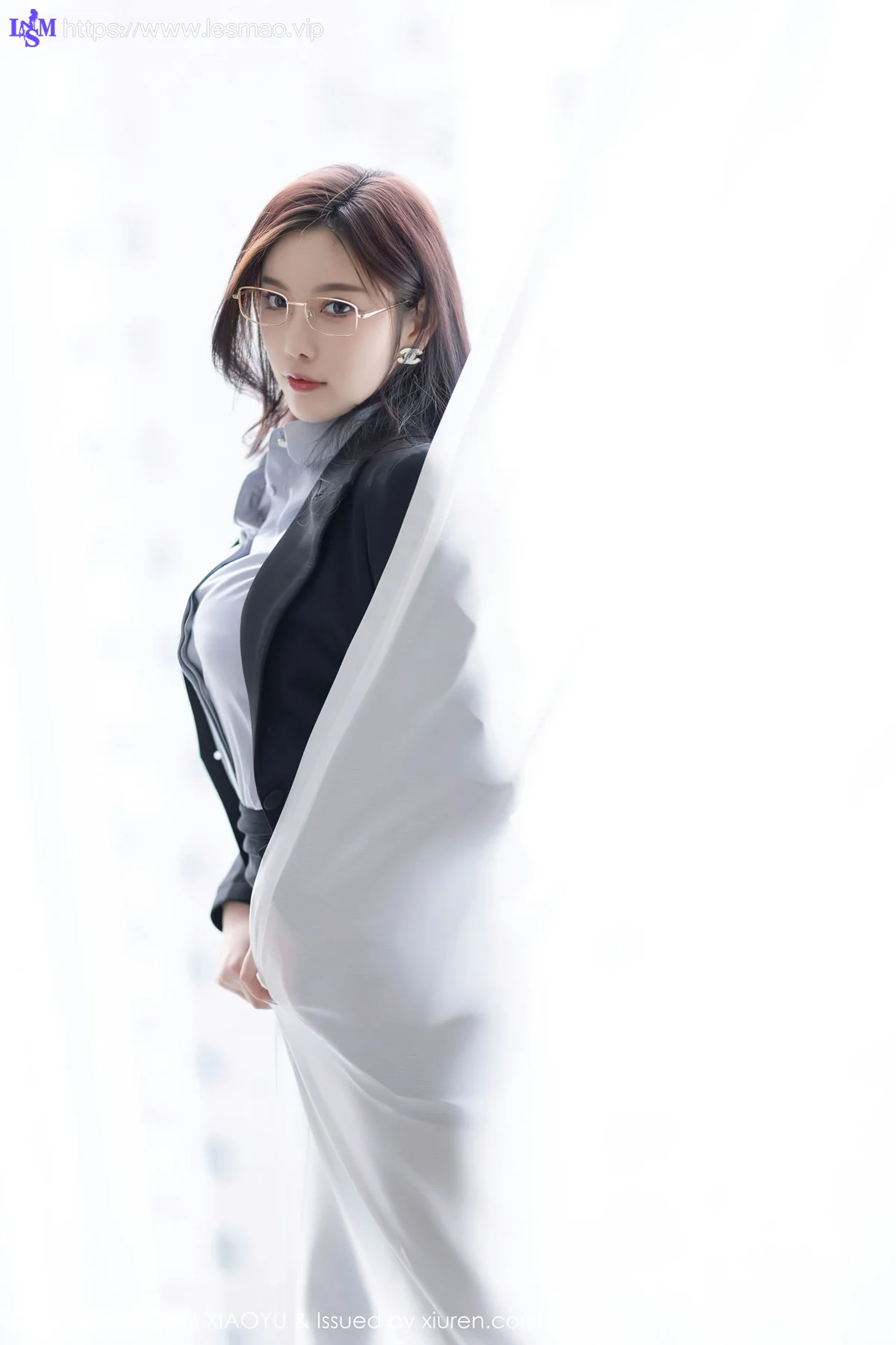 XIAOYU  语画界 Vol.1041  杨晨晨Yome 黑色职业装贵州旅拍写真11 - 29