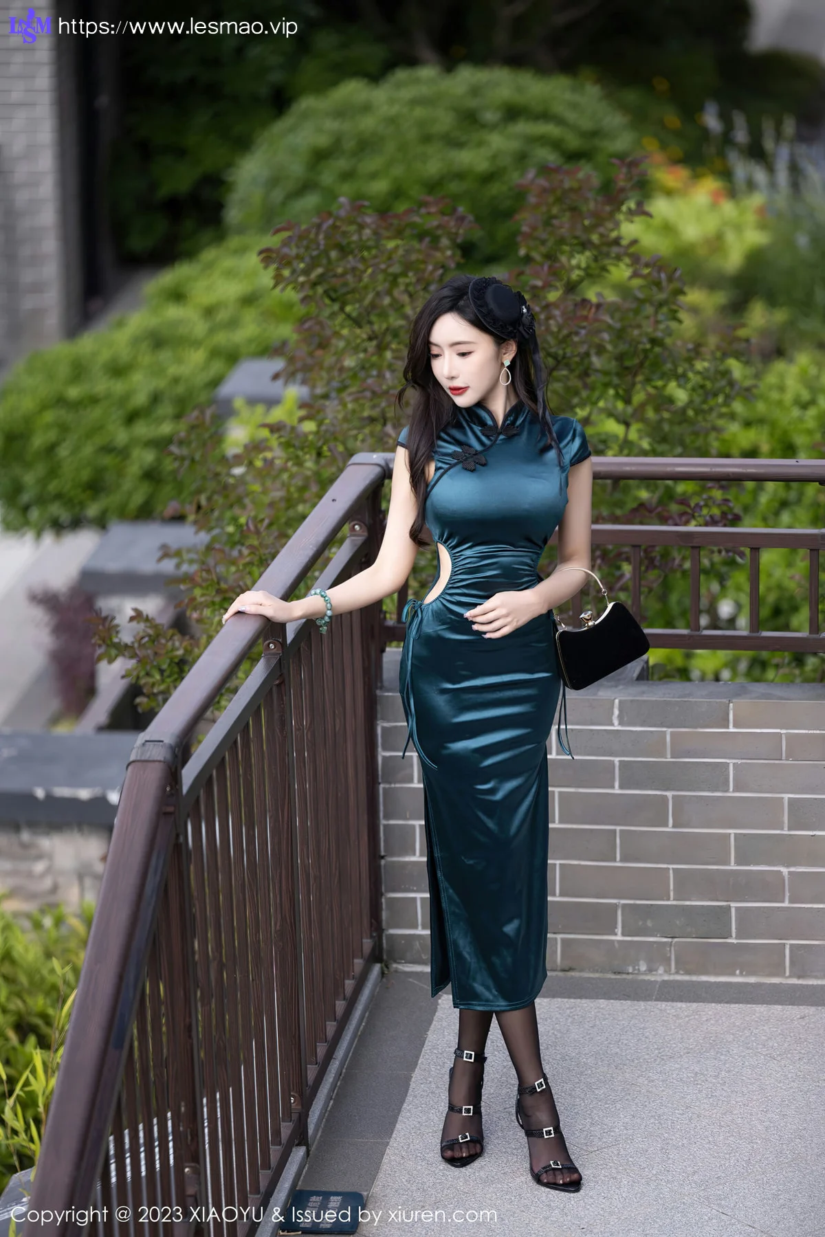 XIAOYU  语画界 Vol.1048  王馨瑶 暗绿色旗袍1 - 27