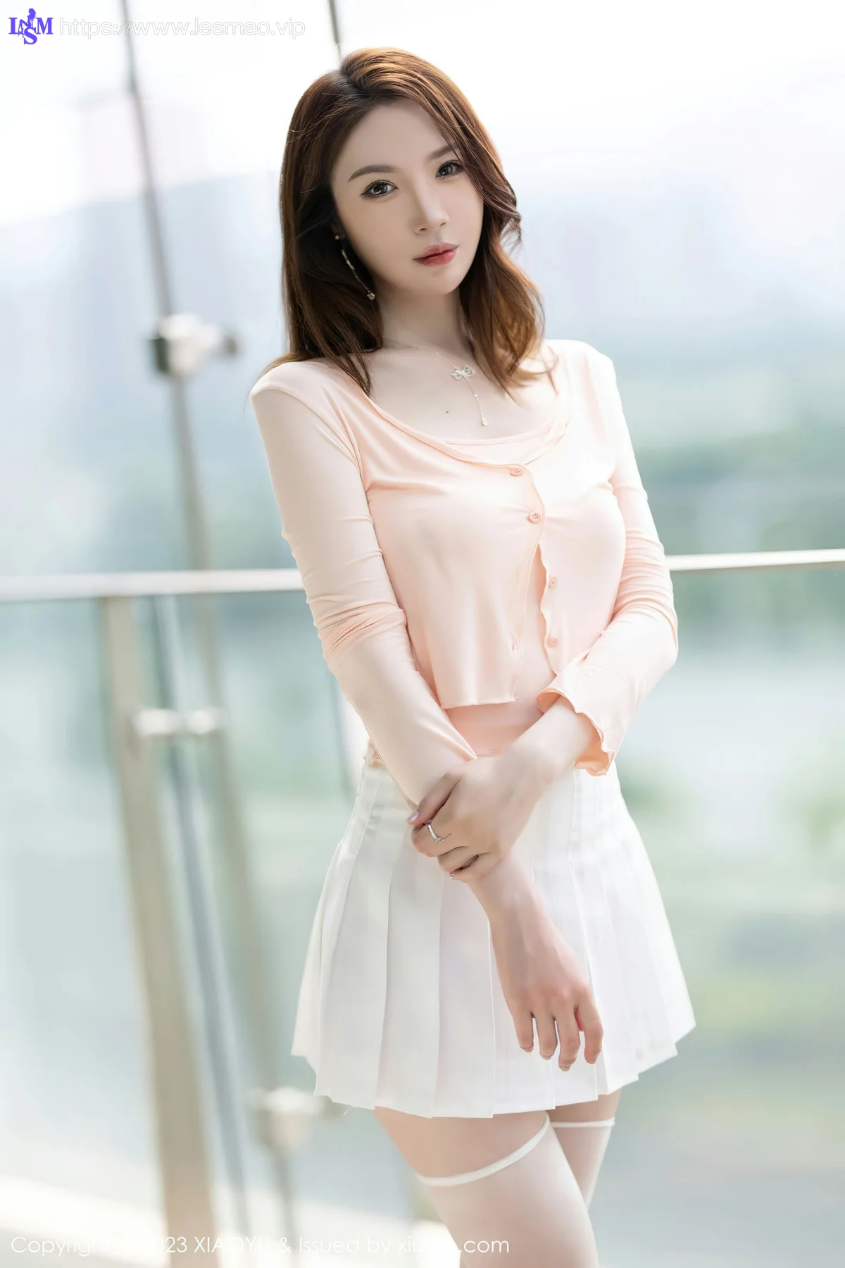 XIAOYU  语画  Vol.1069  梦心玥 诱人白色丝袜性感写真1 - 12
