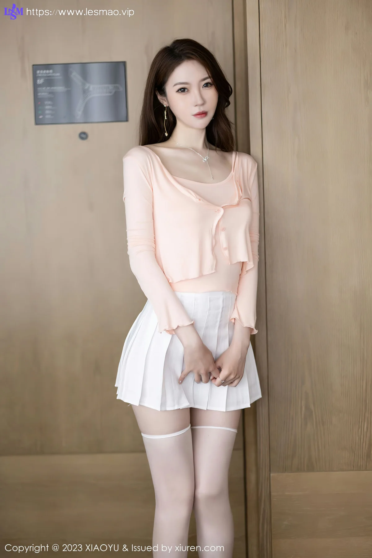XIAOYU  语画  Vol.1069  梦心玥 诱人白色丝袜性感写真1 - 13