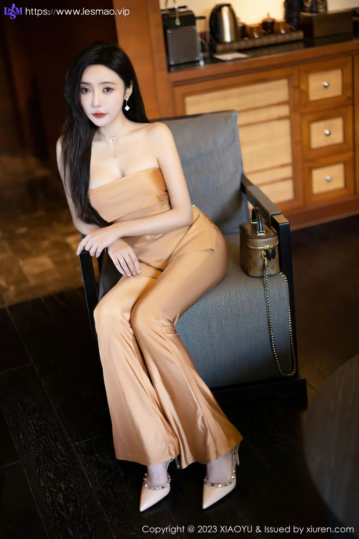 XIAOYU  语画  Vol.1079  王馨瑶yanni 蕾丝情趣内衣贵州旅拍1 - 29