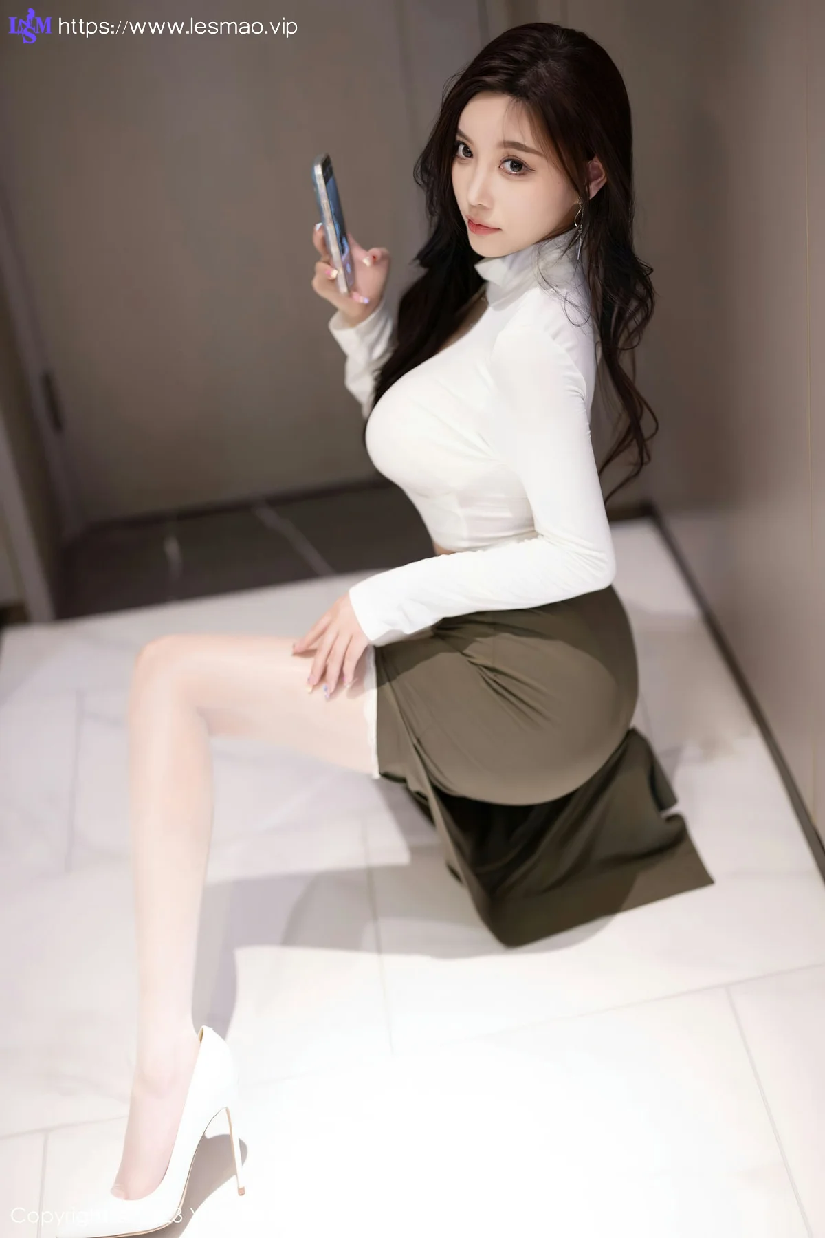 XIAOYU  语画  Vol.1080  杨晨晨Yome 绿色短裙性感写真1 - 5
