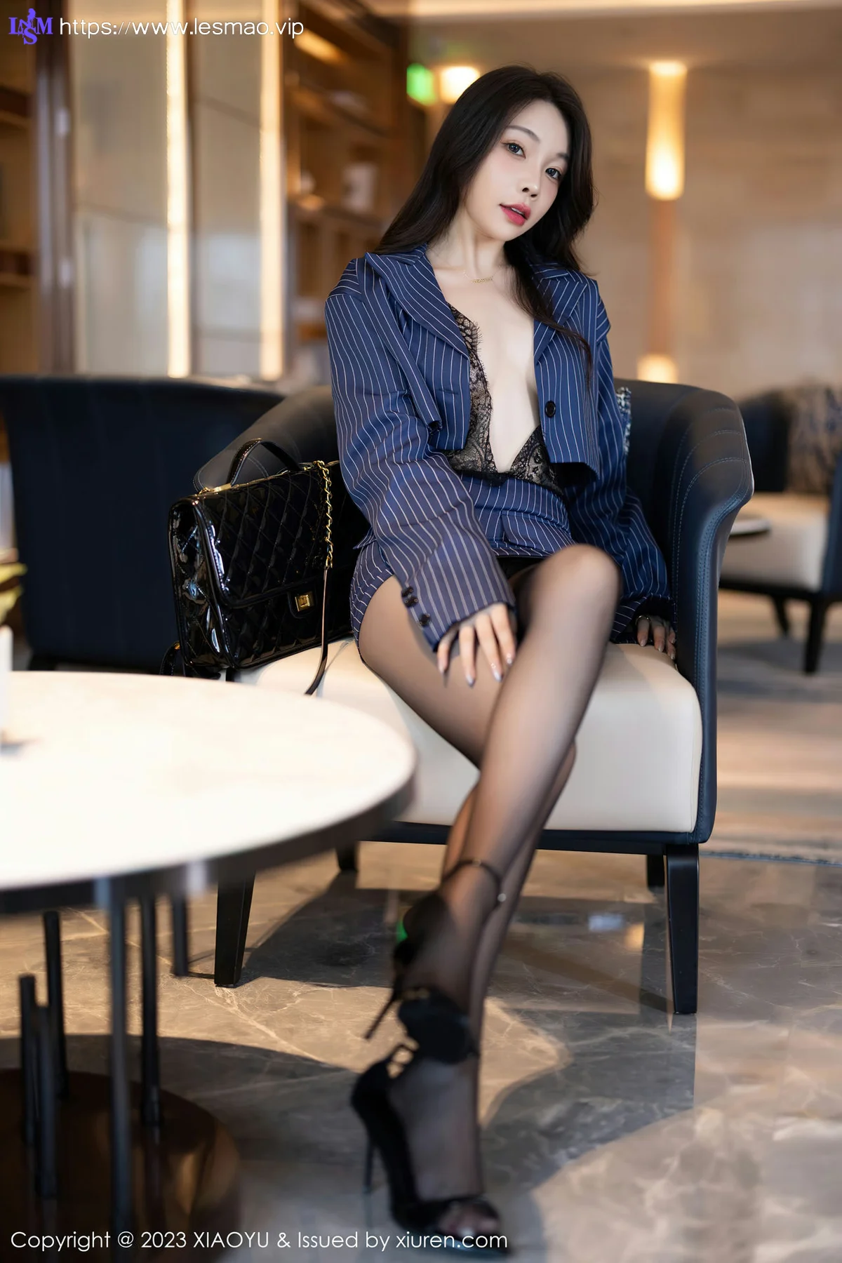 XIAOYU  语画  Vol.1114  徐莉芝Booty 深蓝色条纹魅惑黑丝11 - 14
