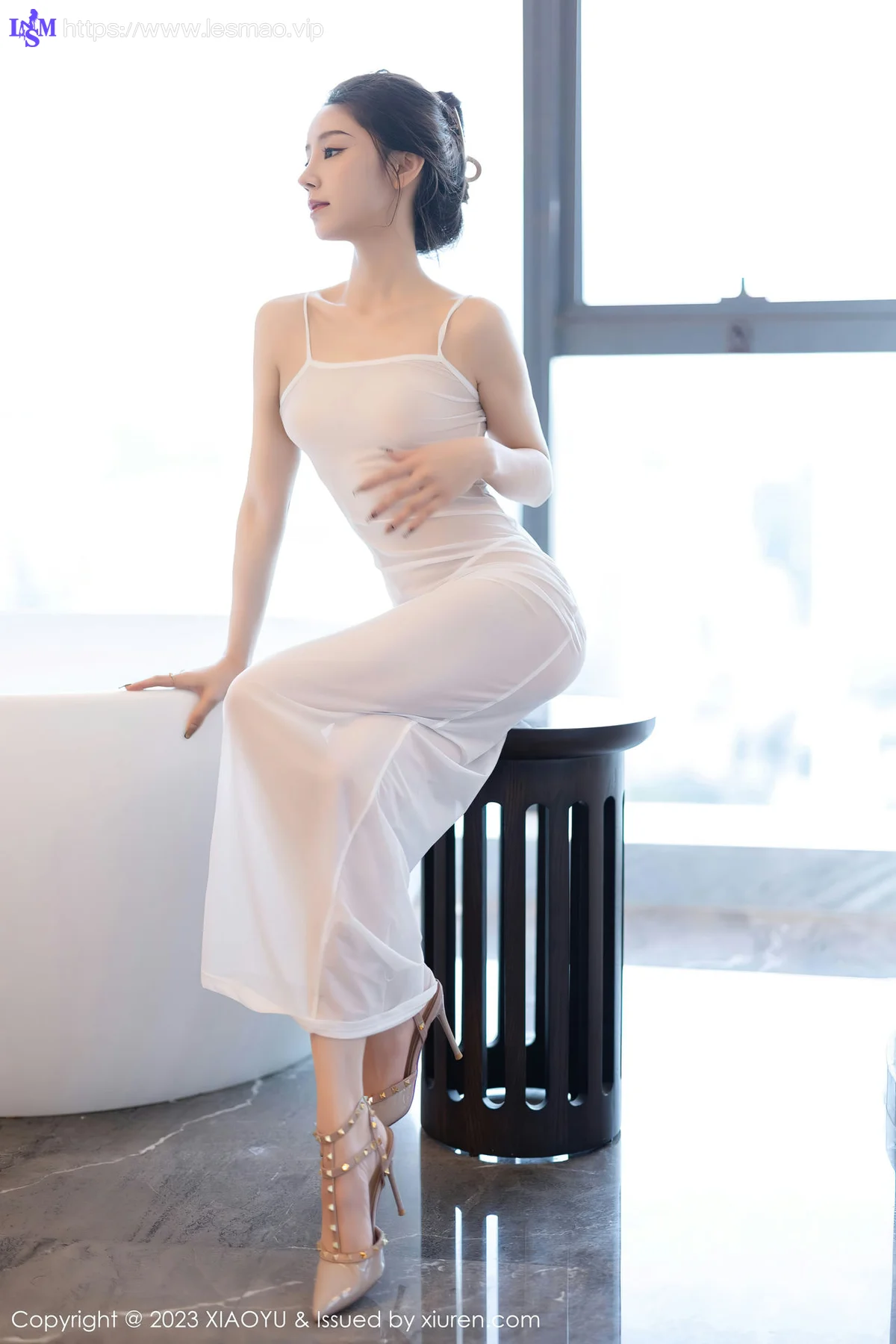 XIAOYU  语画  Vol.1152  苏曼兮 诱人白色丝袜性感写真2 - 35