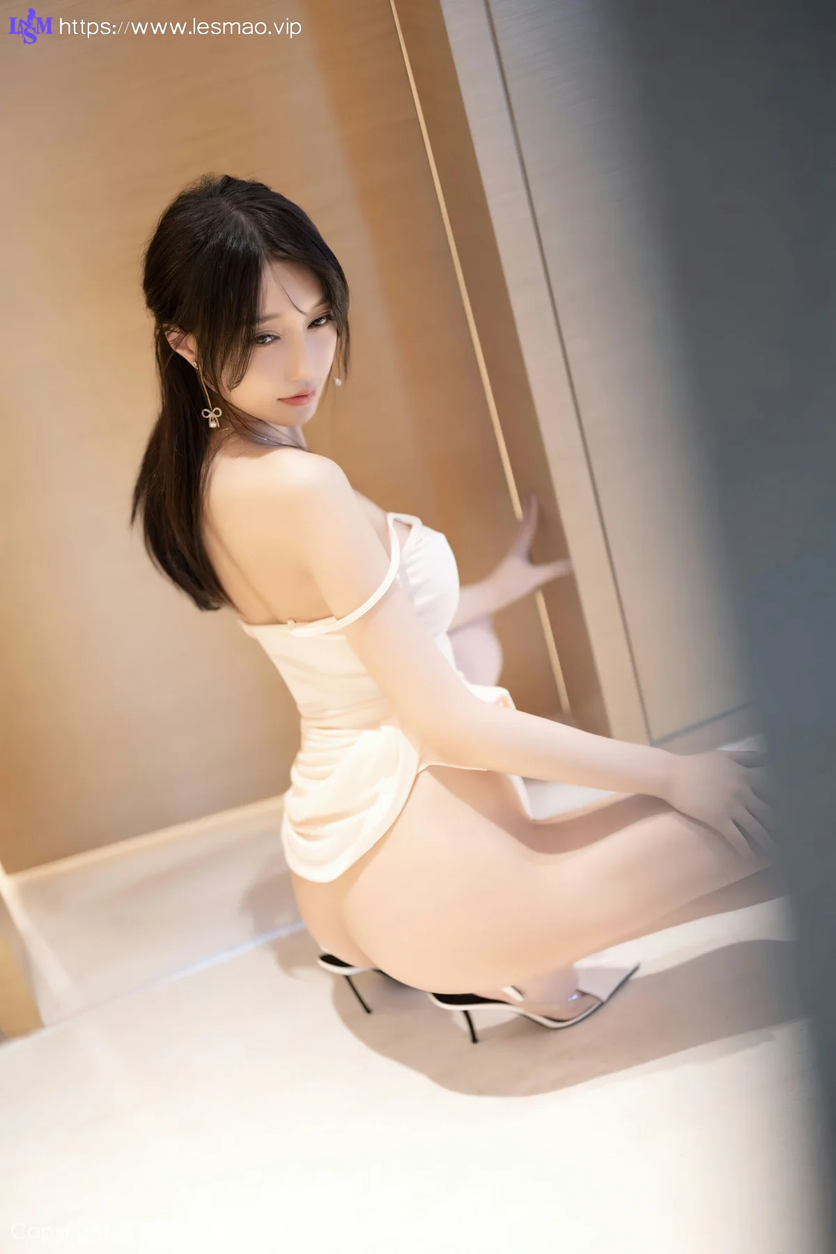 XIAOYU  语画  Vol.1167  玥儿玥er 连衣长裙广州心愿旅拍33 - 46