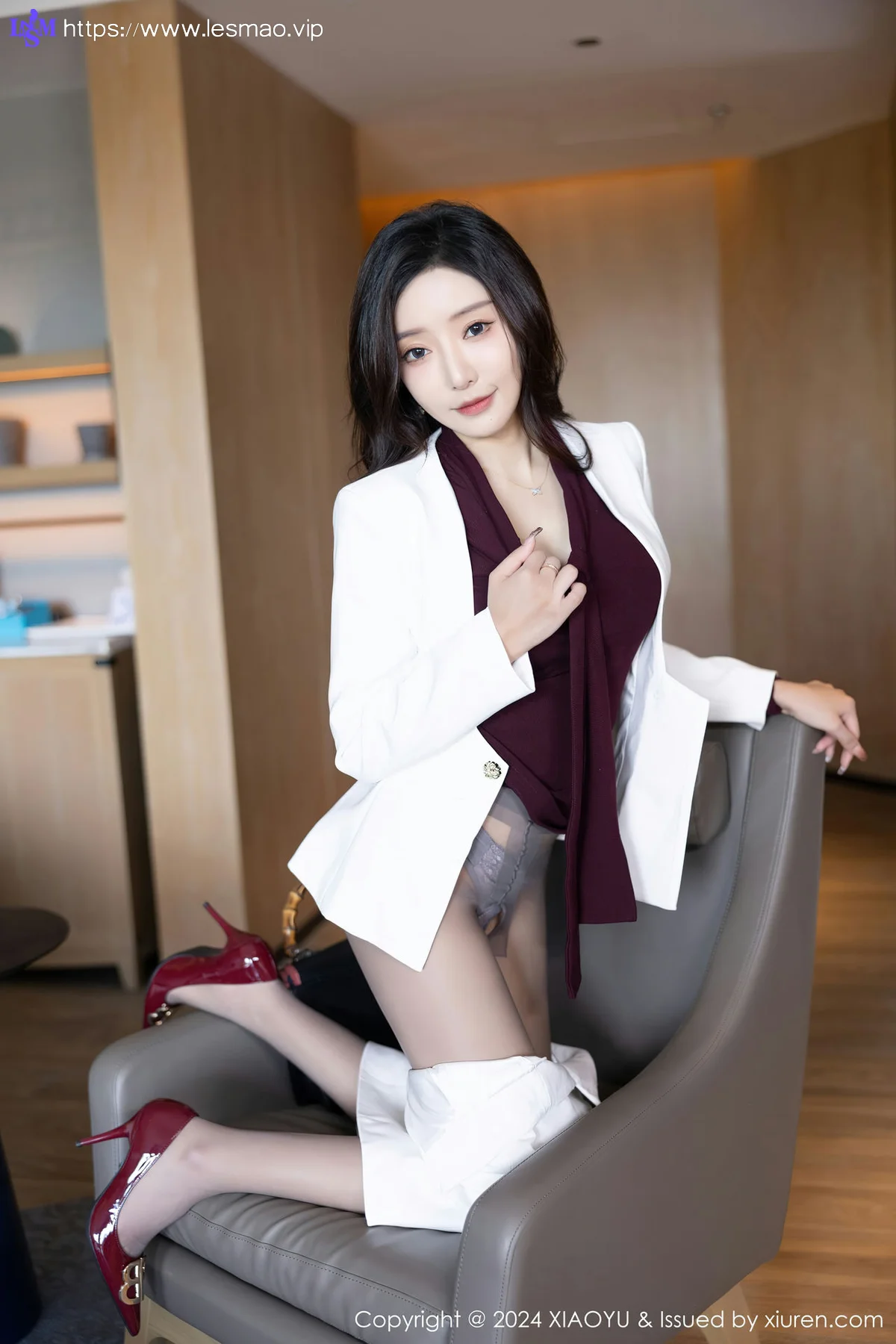 XIAOYU  语画  Vol.1183  王馨瑶yanni 诱人灰丝海南旅拍11 - 23