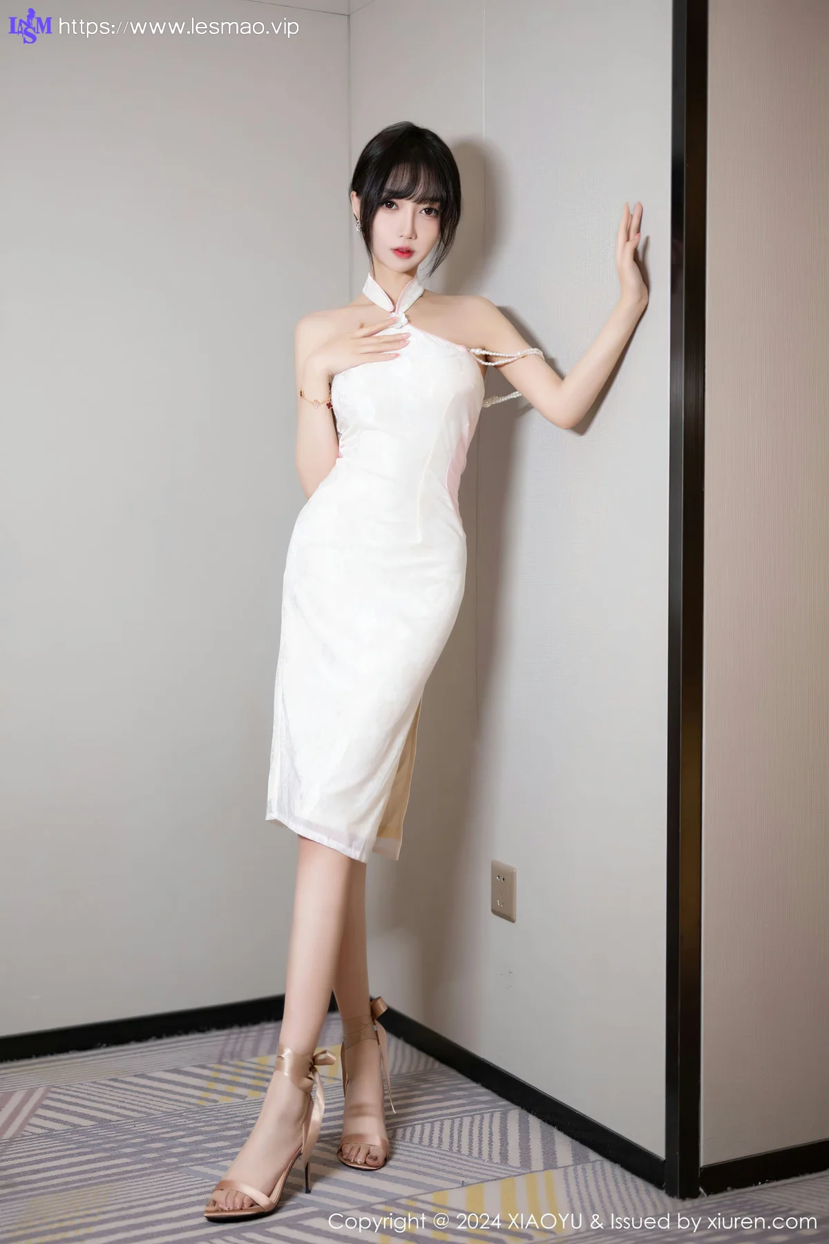 XIAOYU  语画  Vol.1186  王馨瑶yanni 诱人灰丝海南旅拍11 - 3