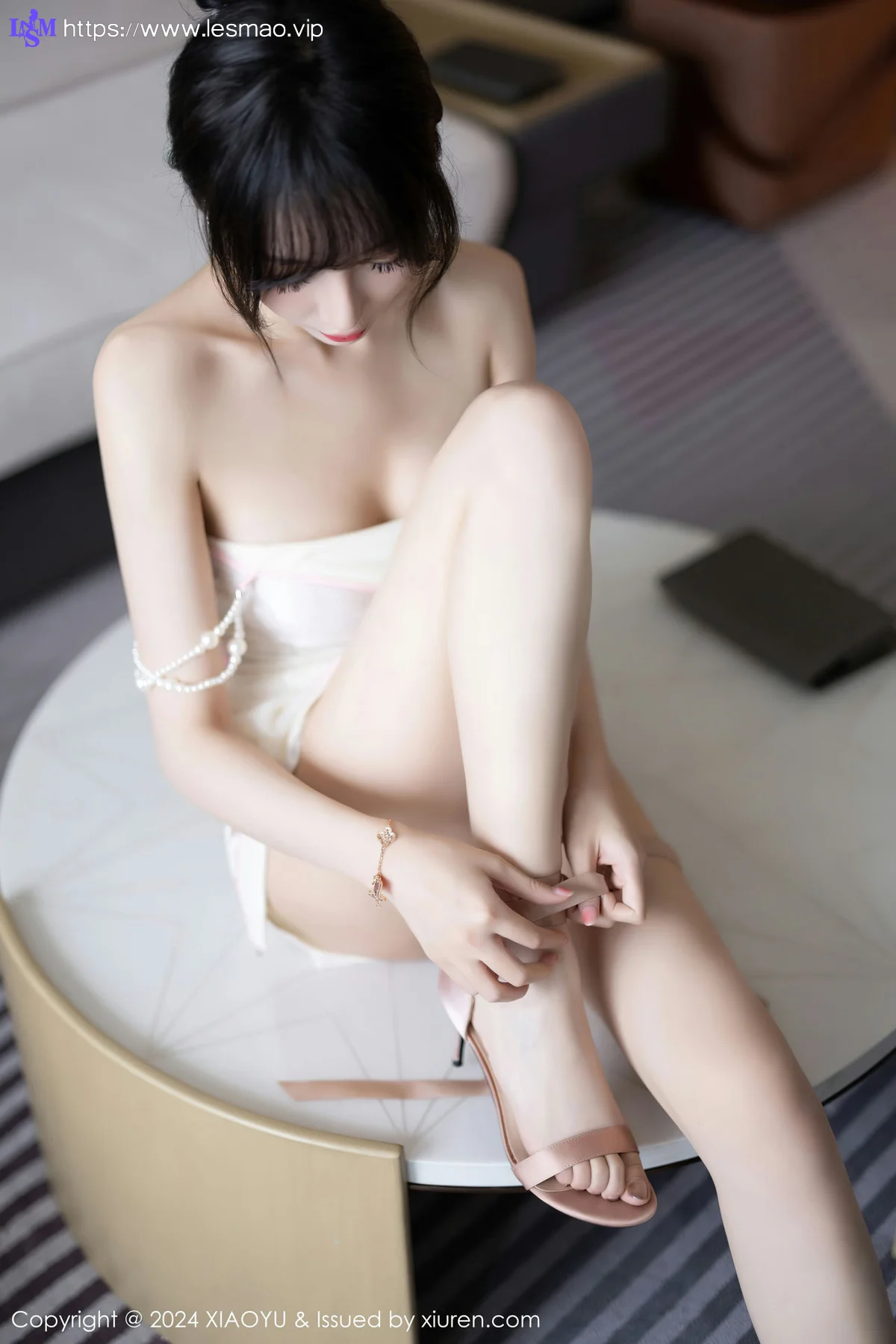 XIAOYU  语画  Vol.1186  王馨瑶yanni 诱人灰丝海南旅拍11 - 38