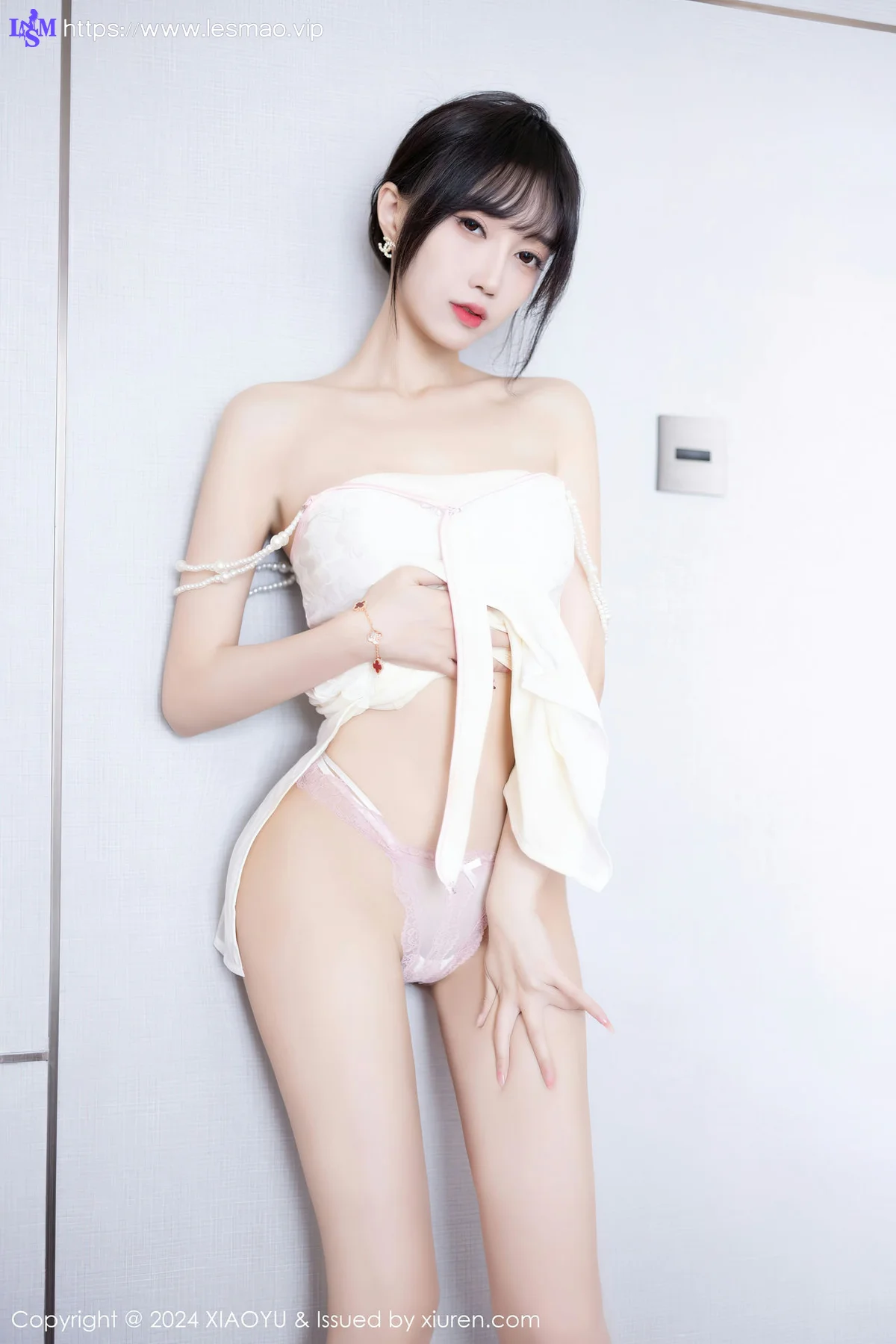 XIAOYU  语画  Vol.1186  王馨瑶yanni 诱人灰丝海南旅拍11 - 46