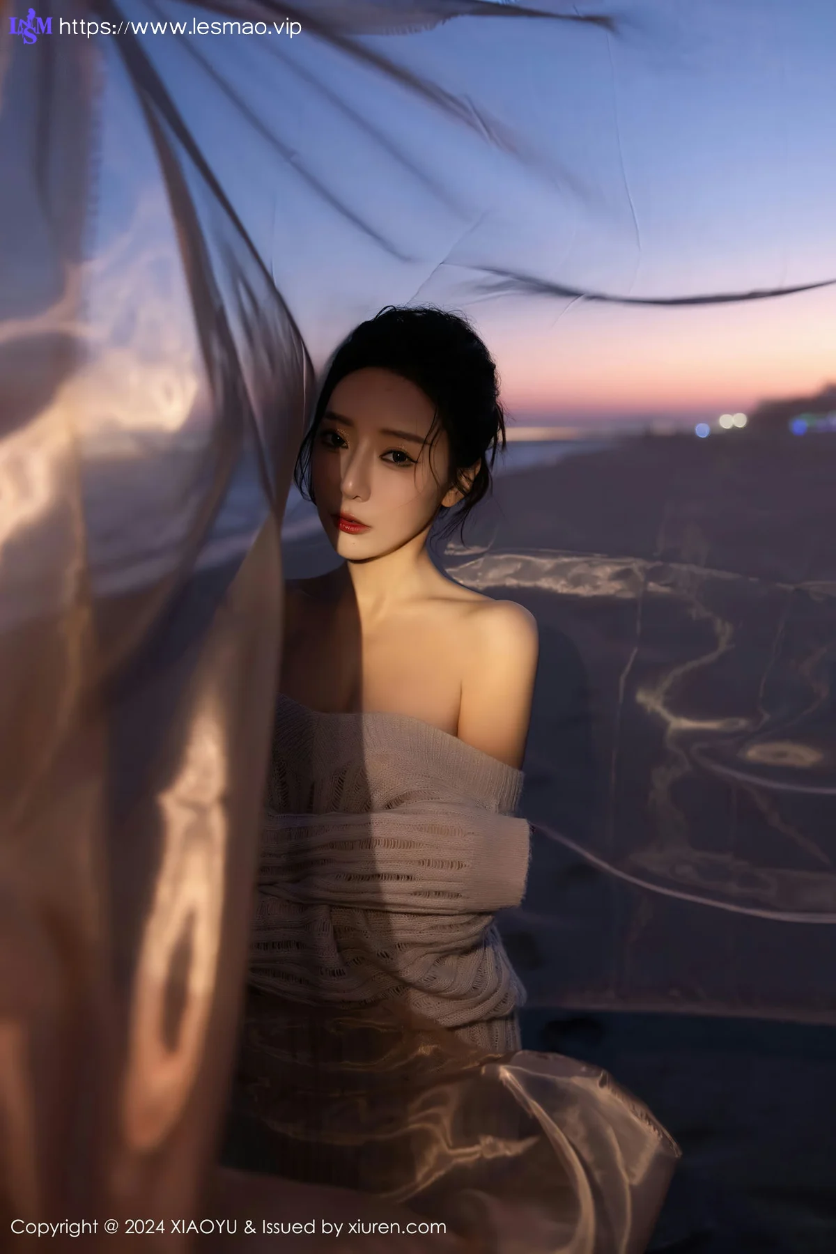 XIAOYU  语画  Vol.1200  王馨瑶yanni 诱人黑丝海南旅拍222 - 11