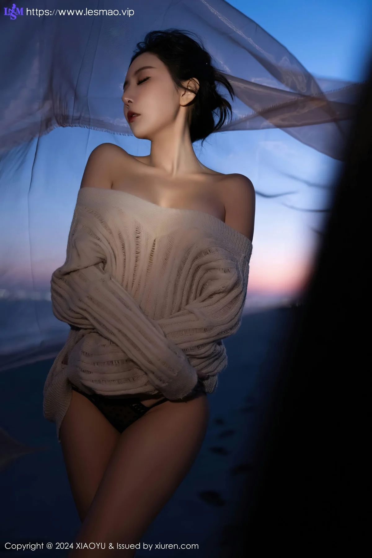 XIAOYU  语画  Vol.1200  王馨瑶yanni 诱人黑丝海南旅拍222 - 15