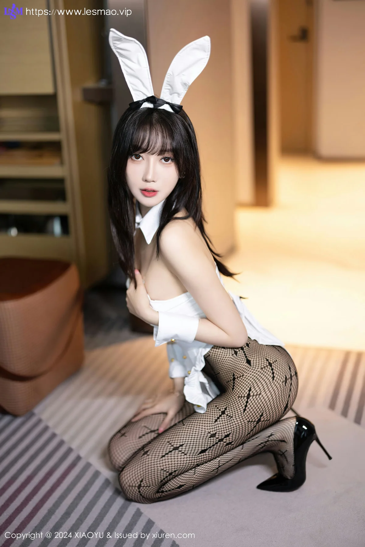 XIAOYU  语画  Vol.1207  月崽 白色高开叉上衣性感写真11 - 15