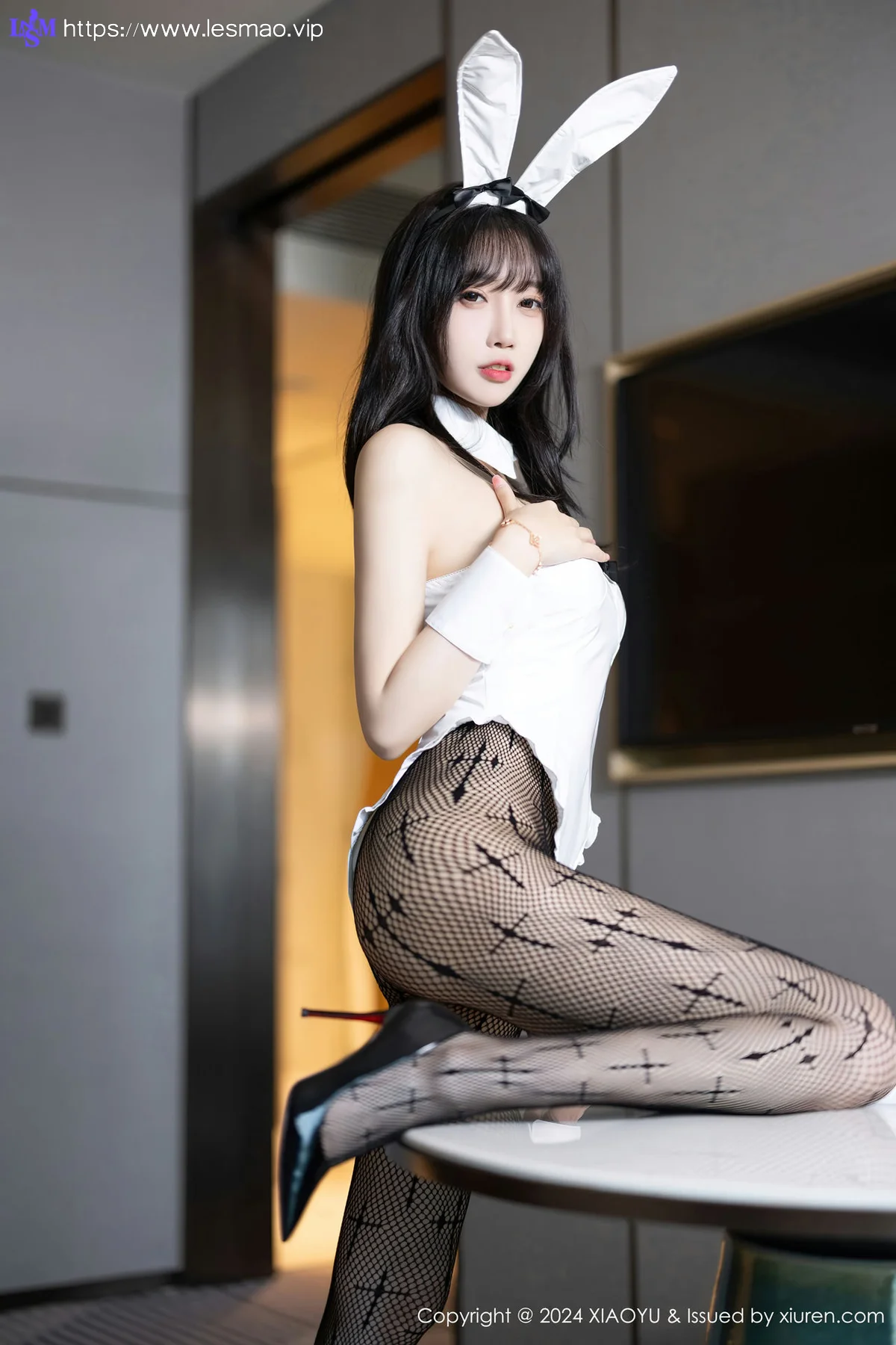 XIAOYU  语画  Vol.1207  月崽 白色高开叉上衣性感写真11 - 33