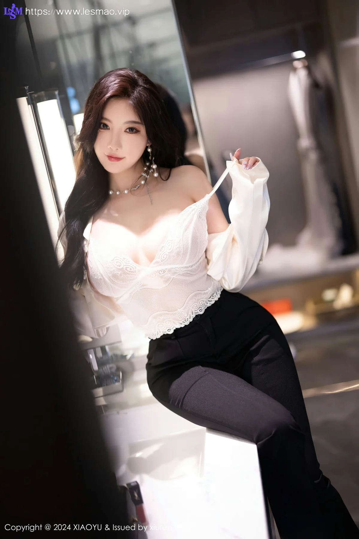 XIAOYU  语画  Vol.1233 杨晨晨Yome 魅惑黑丝哈尔滨旅拍1 - 32