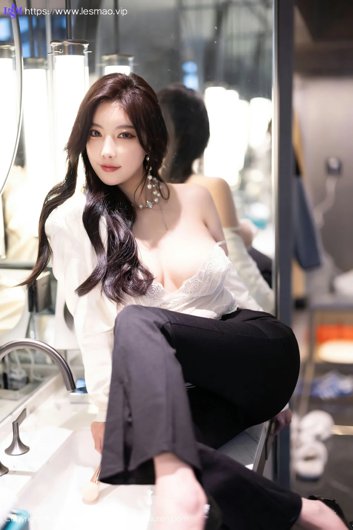 XIAOYU  语画  Vol.1233 杨晨晨Yome 魅惑黑丝哈尔滨旅拍1 - 33