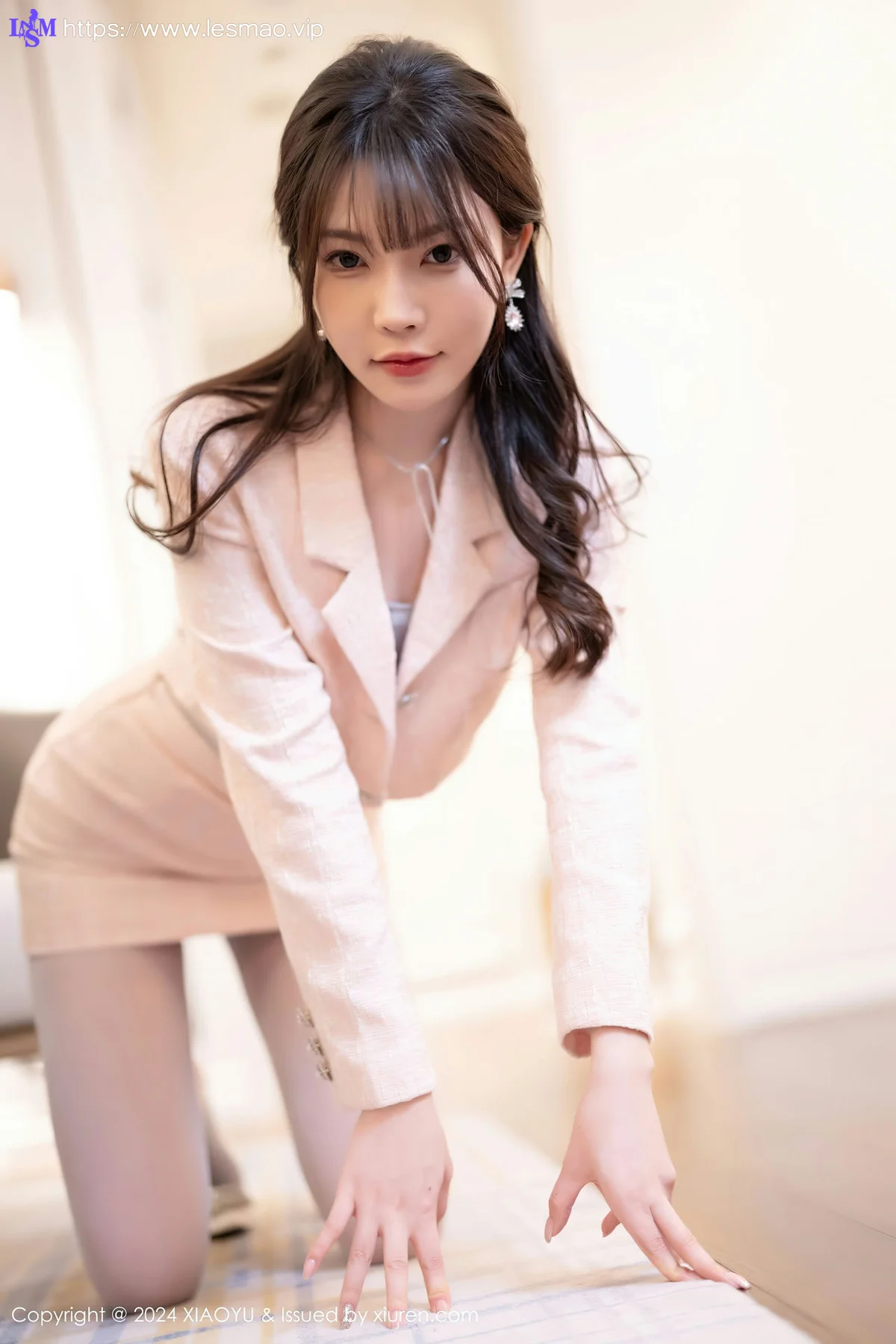 XIAOYU  语画  Vol.1236 徐莉芝Booty 诱人灰色丝袜哈尔滨旅拍1 - 14