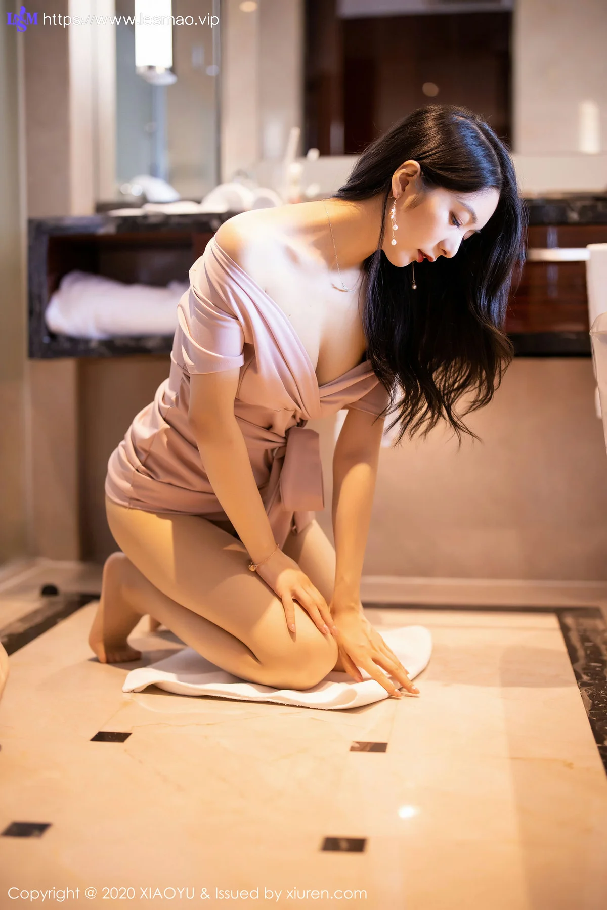 XIAOYU  语画界 Vol.256 玫瑰金吊裙 Angela小热巴  性感写真 - 21