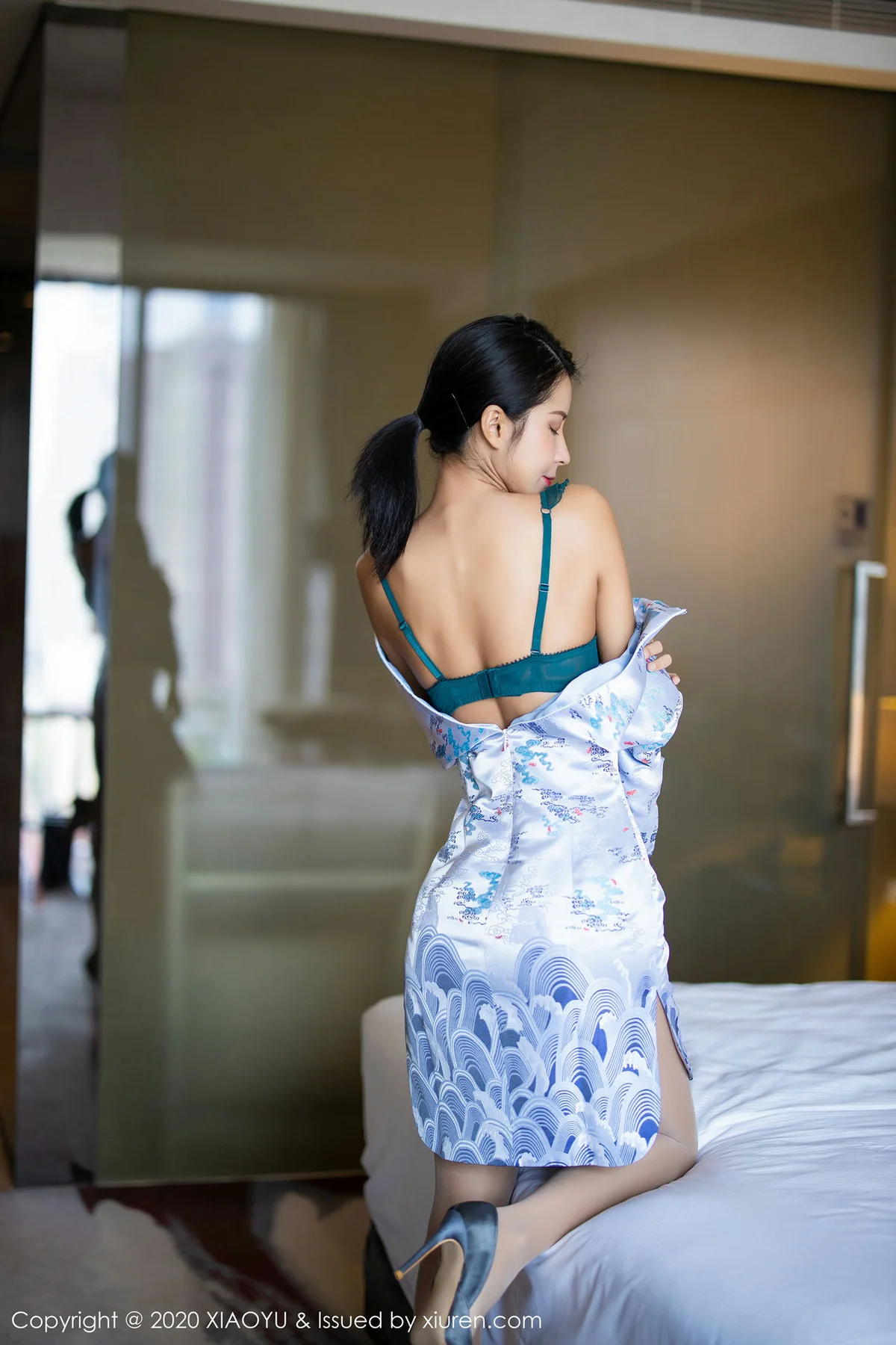 XIAOYU  语画界 Vol.304 韵味旗袍 Carry 现代朦胧丝袜丝袜美... - 25