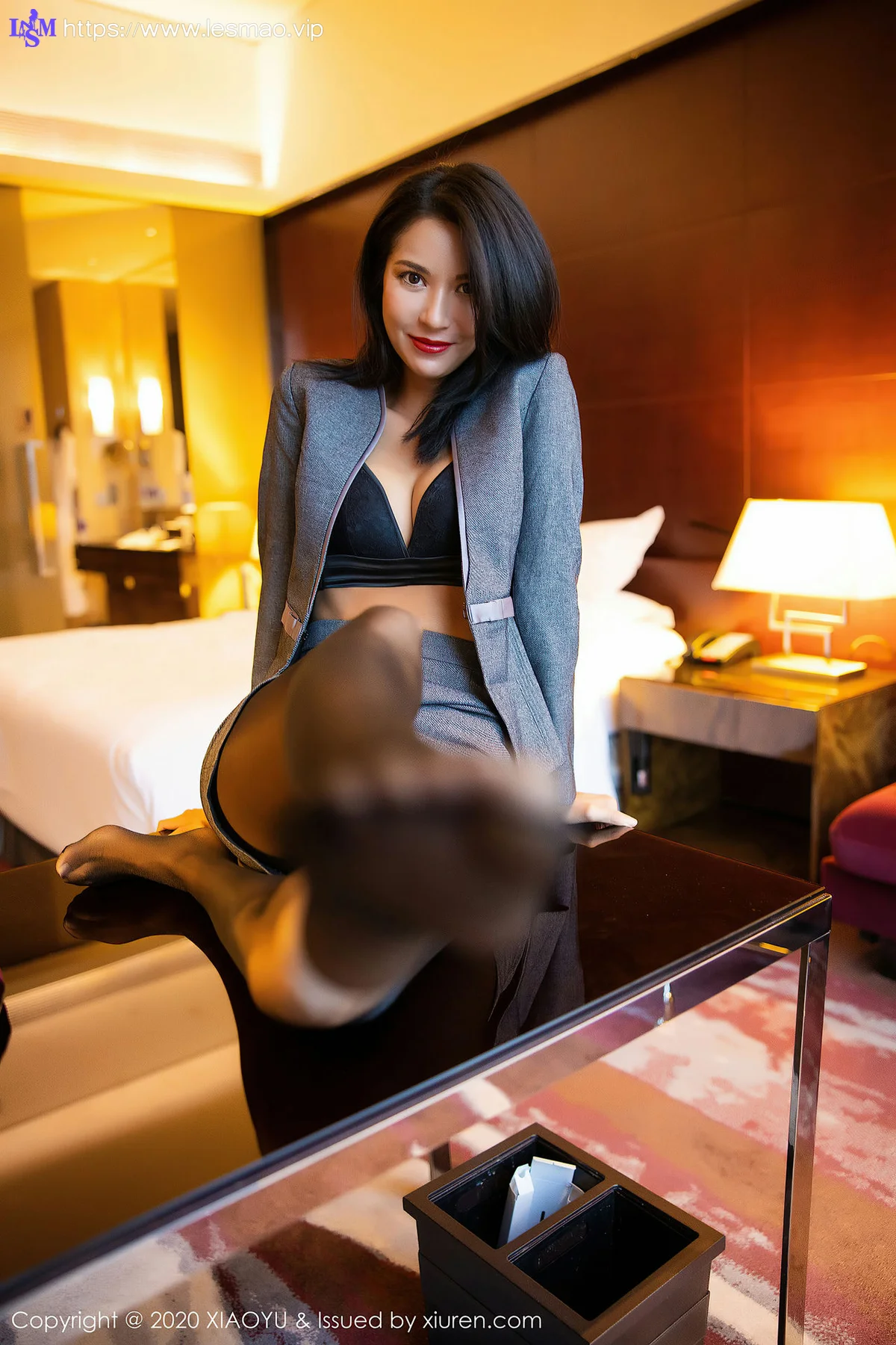 XIAOYU  语画界 Vol.347 carry 职业制服黑丝美腿 - 36