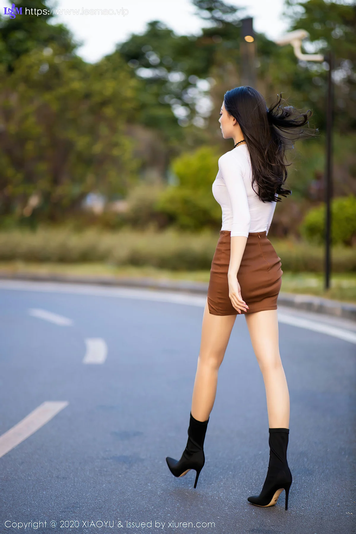 XIAOYU  语画界 Vol.387 靓丽户外车模 言沫 - 18