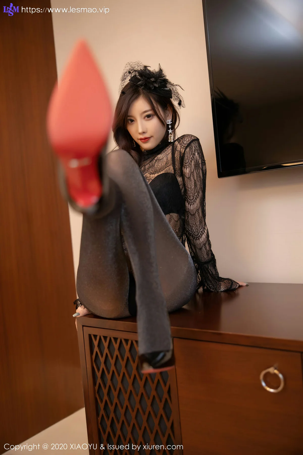XIAOYU  语画界 Vol.442 美臀黑丝 杨晨晨  成都旅拍 - 47