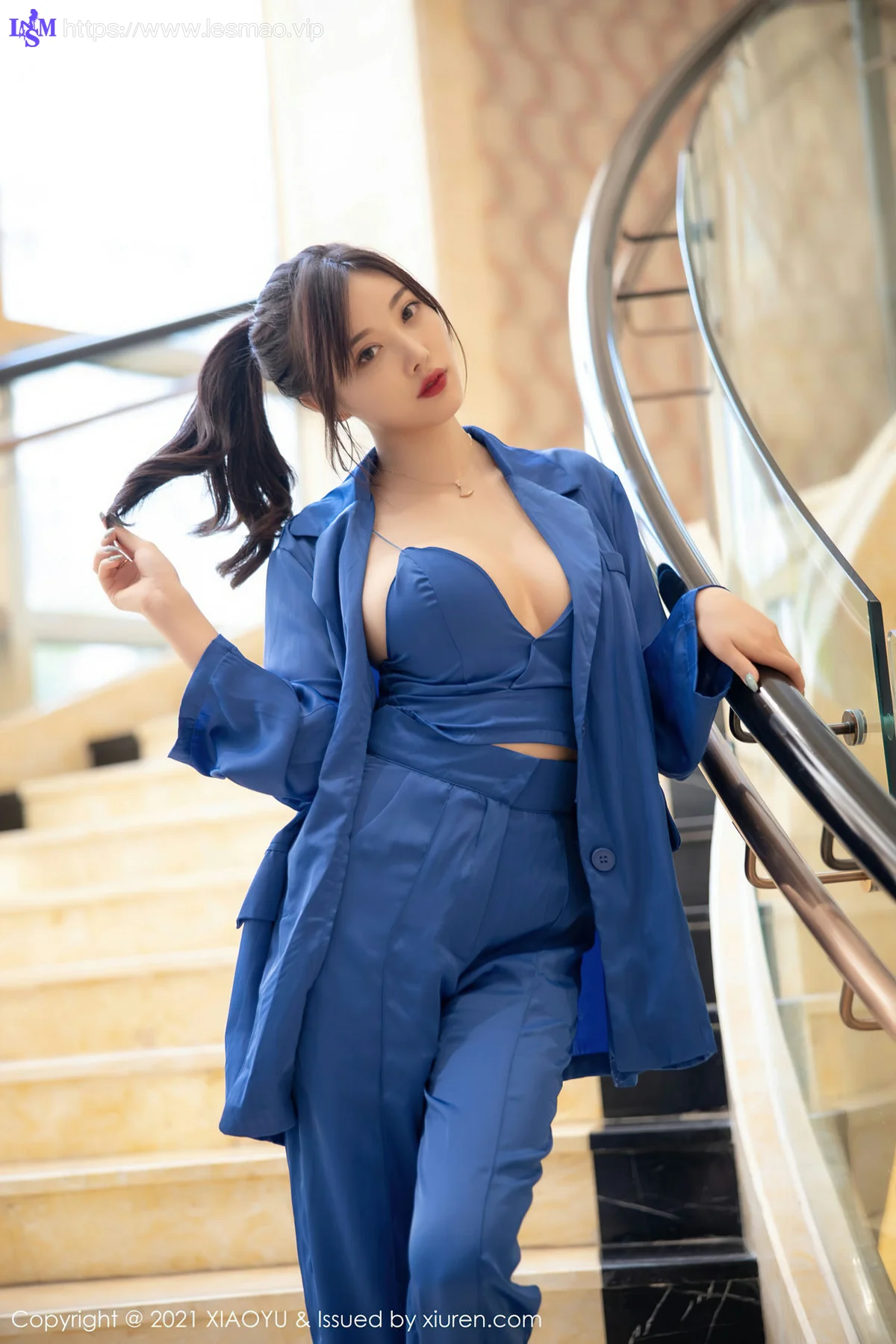 XIAOYU  语画界 Vol.467 爆乳女神 杨晨晨 蓝色西装 - 22