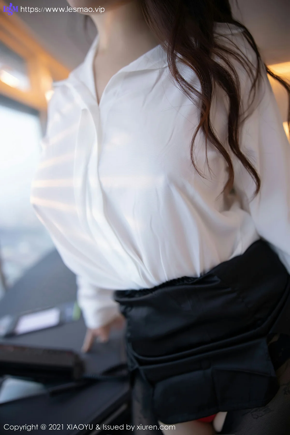 XIAOYU  语画界 Vol.507 职业制服下丰盈美胸 乔漫妮mina 挺写真 - 17