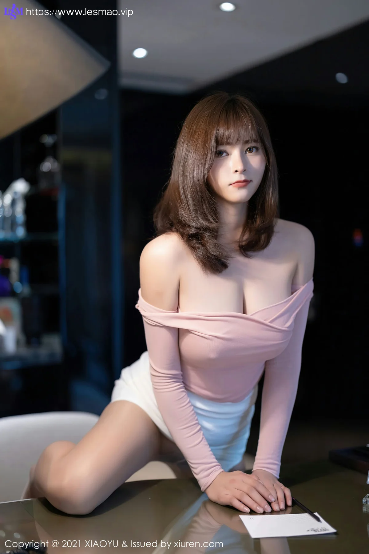 XIAOYU  语画界 Vol.513 真空爆乳 奈沐子  渺裙袄裹紧绸缎写真 - 16