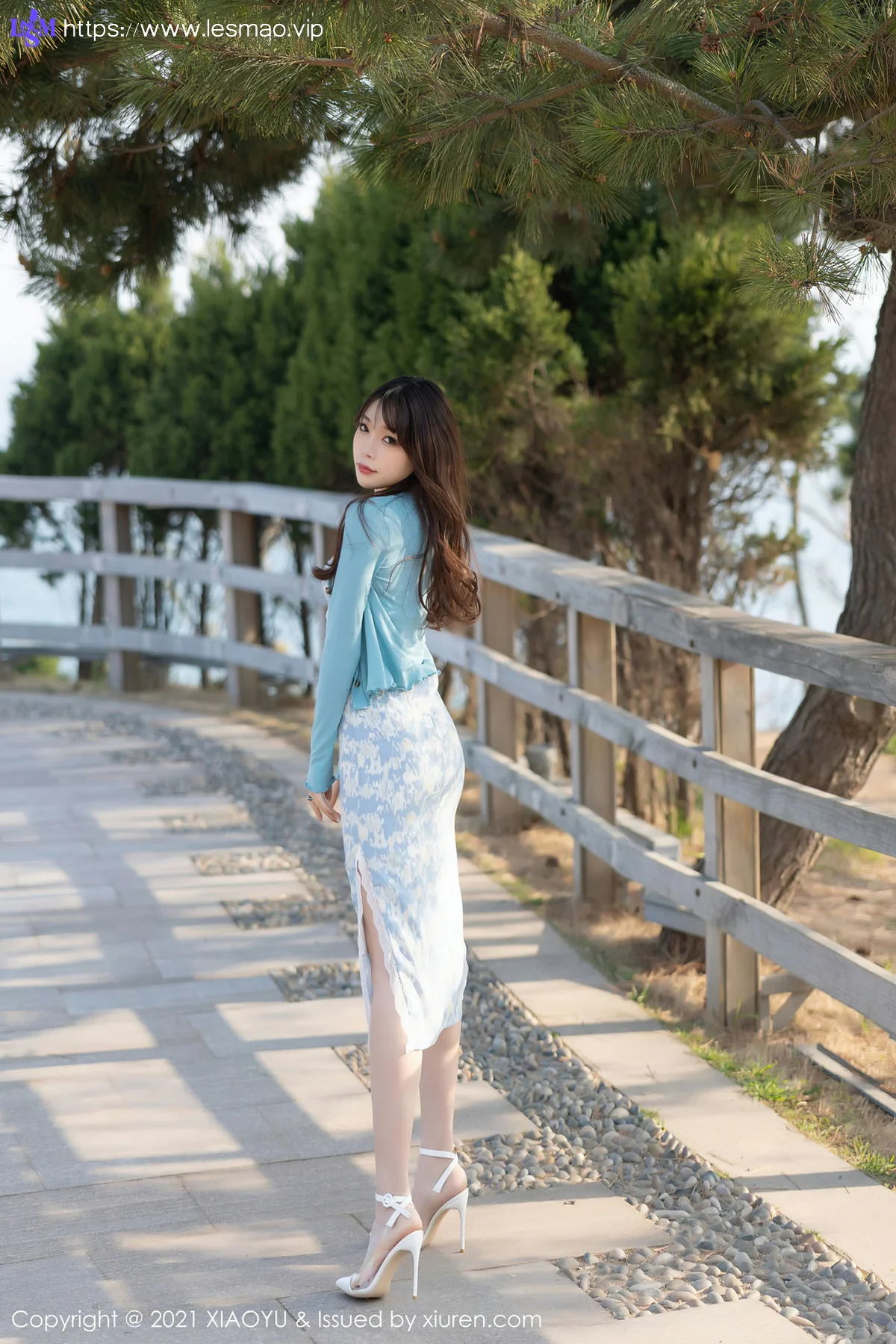 XIAOYU  语画界 Vol.526 朦胧丝袜美臀玉足  芝芝Booty 青岛旅拍写真 - 63