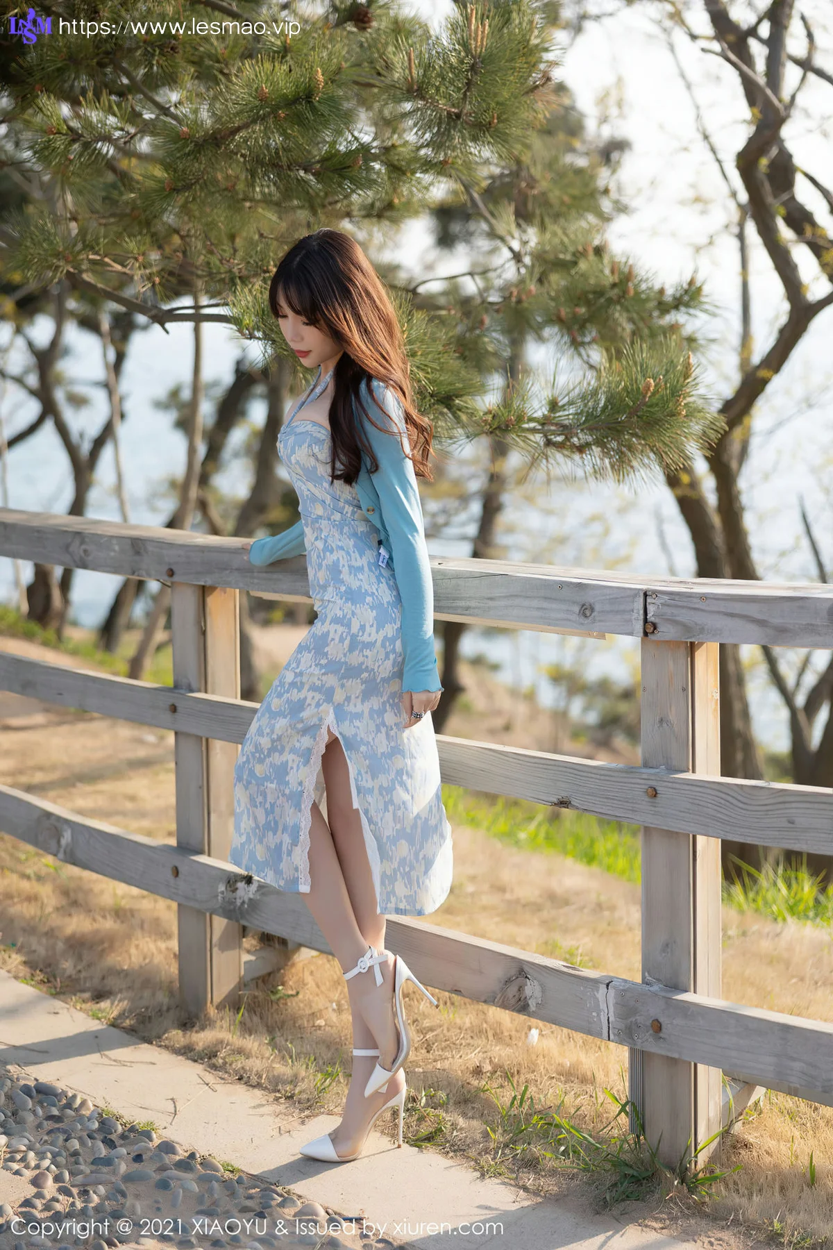 XIAOYU  语画界 Vol.526 朦胧丝袜美臀玉足  芝芝Booty 青岛旅拍写真 - 65