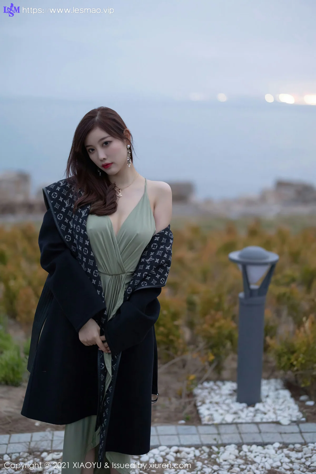 XIAOYU  语画界 Vol.538 轻透长裙 杨晨晨sugar 青岛旅拍写真 - 33