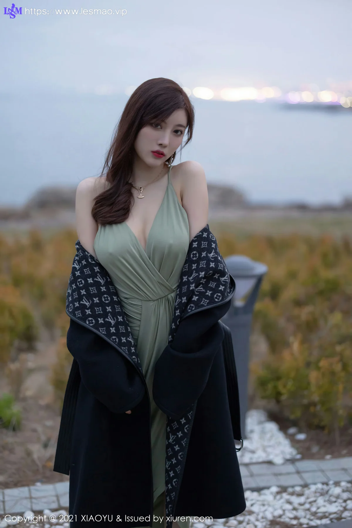 XIAOYU  语画界 Vol.538 轻透长裙 杨晨晨sugar 青岛旅拍写真 - 35
