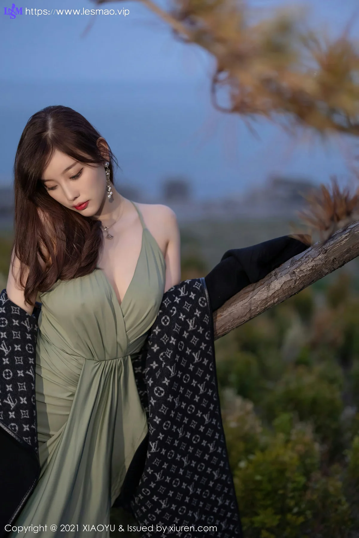 XIAOYU  语画界 Vol.538 轻透长裙 杨晨晨sugar 青岛旅拍写真 - 42