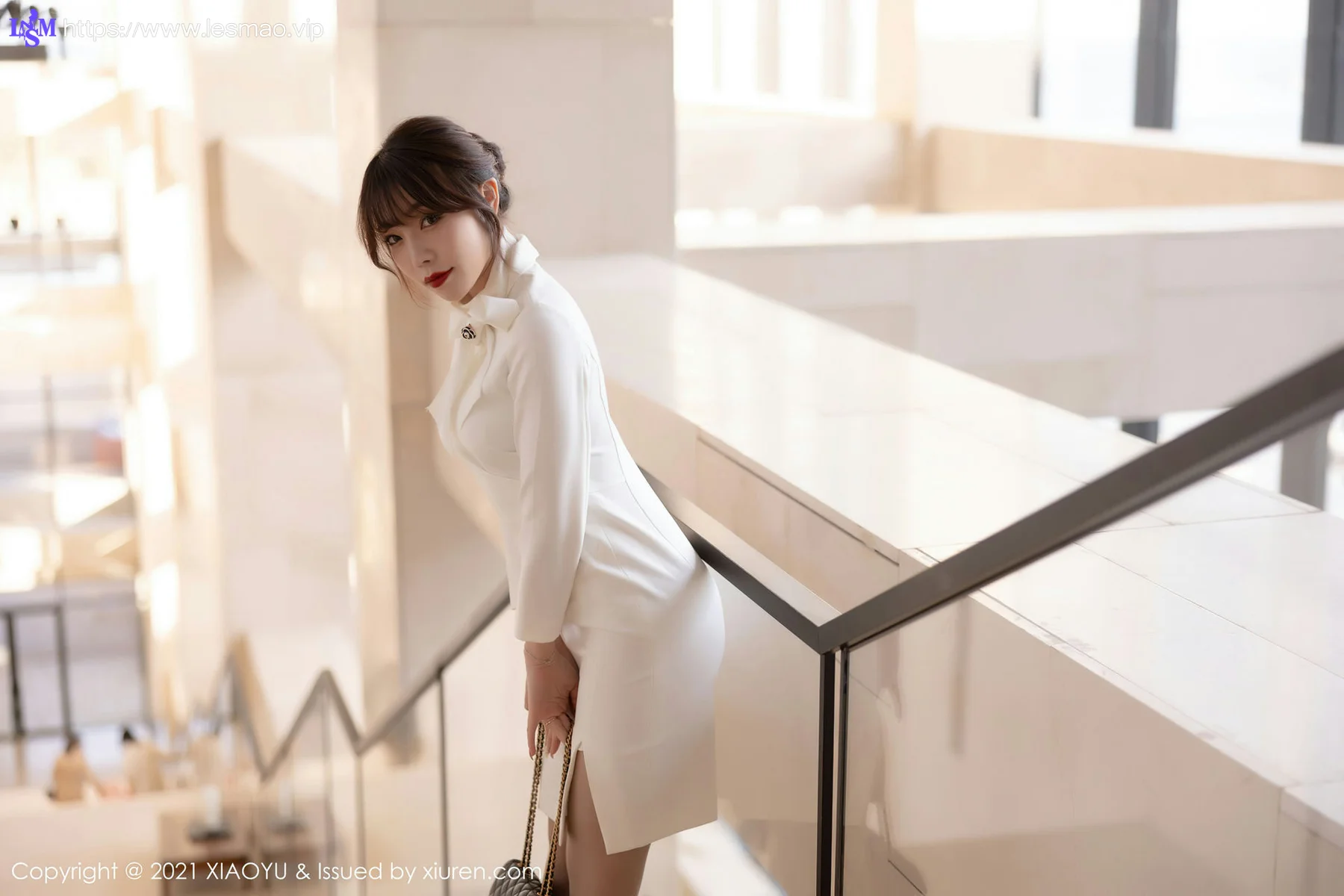 XIAOYU  语画界 Vol.544 制服系列 芝芝Booty 青岛旅拍写真 - 11