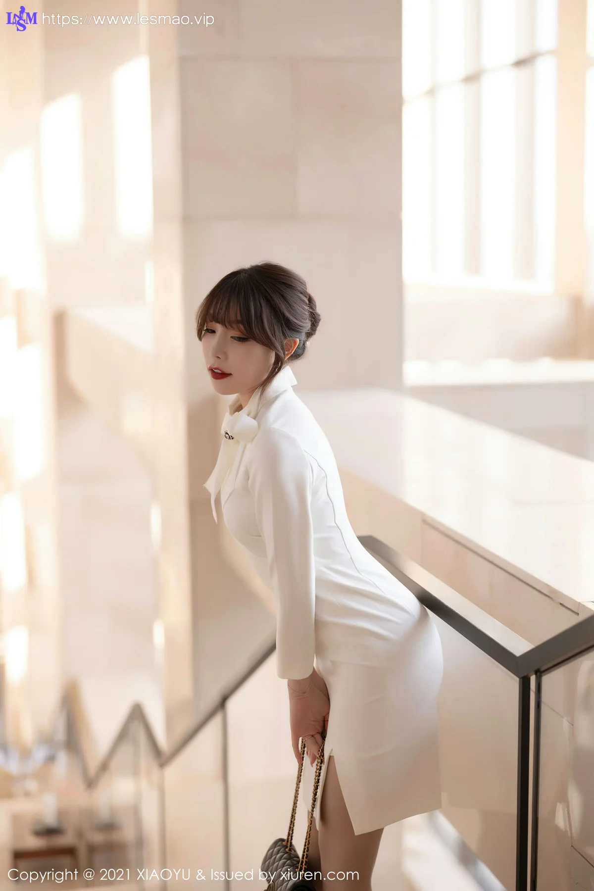 XIAOYU  语画界 Vol.544 制服系列 芝芝Booty 青岛旅拍写真 - 12