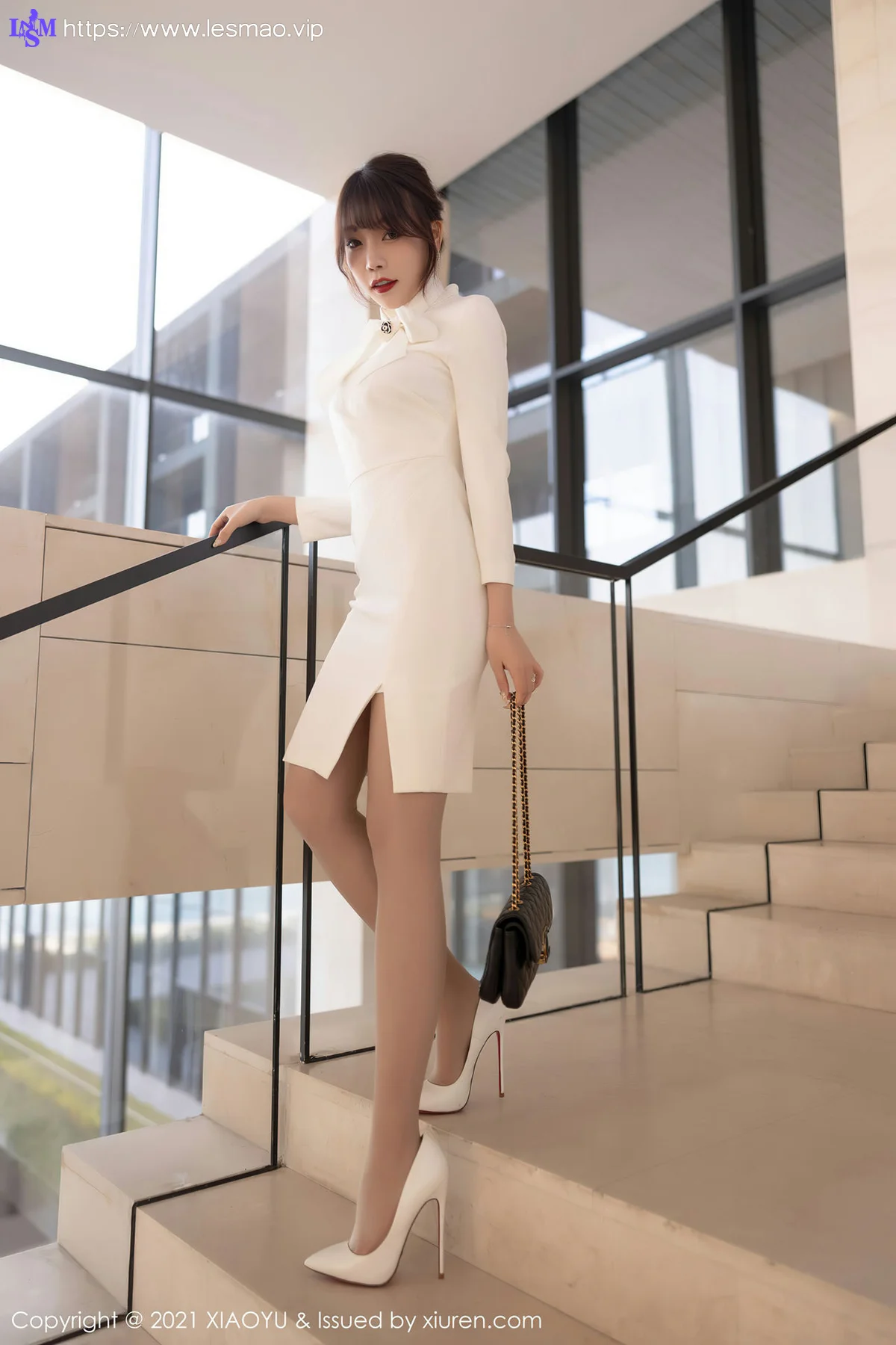 XIAOYU  语画界 Vol.544 制服系列 芝芝Booty 青岛旅拍写真 - 15