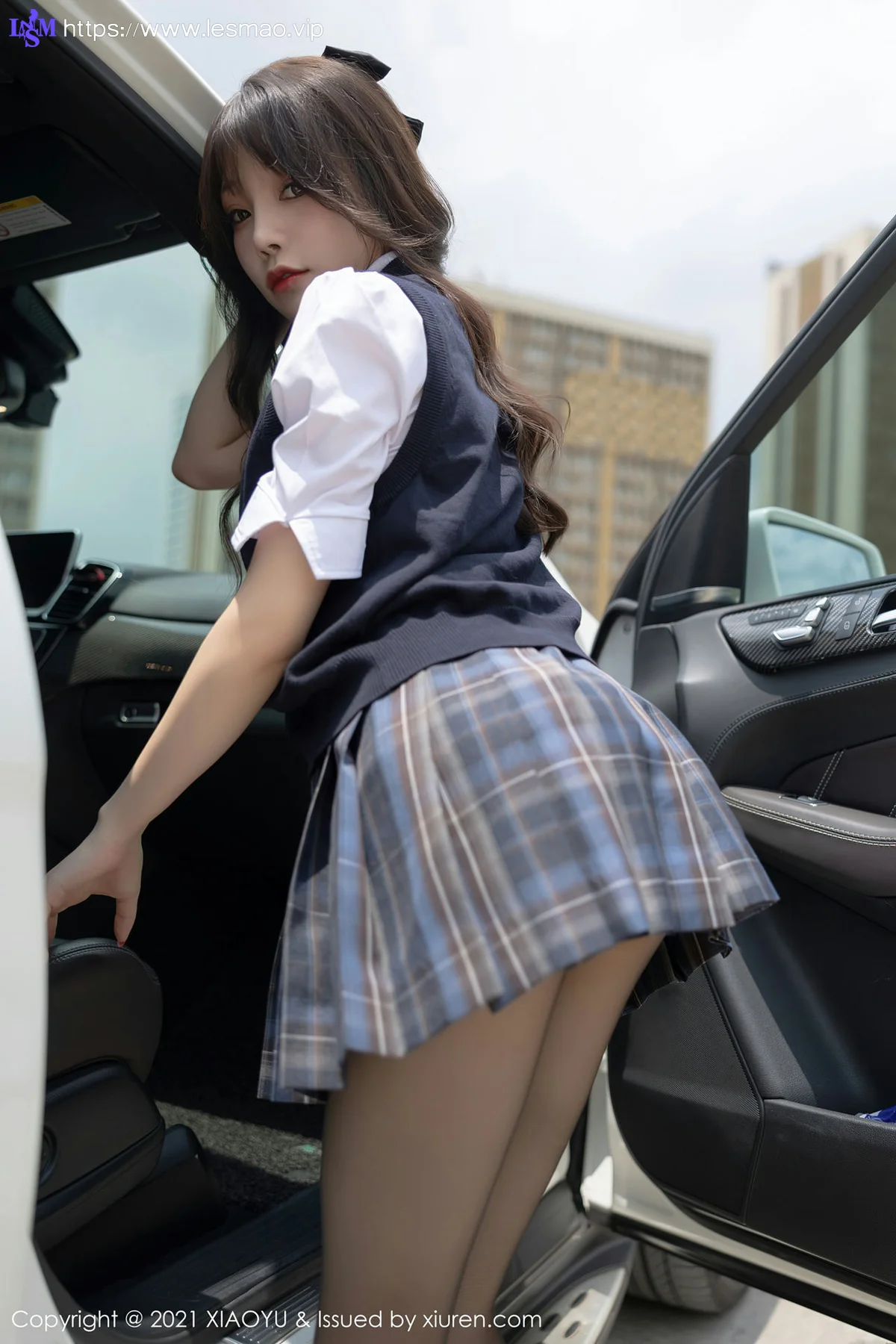 XIAOYU  语画界 Vol.553 室外车拍主题系列 芝芝Booty 性感写真1 - 11