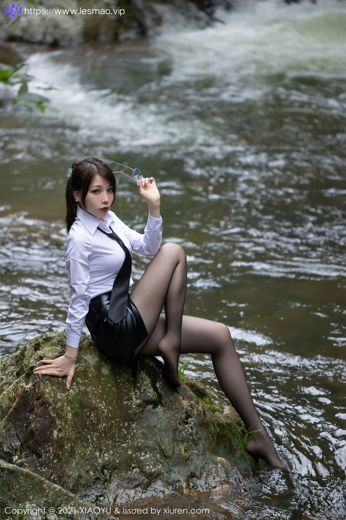 XIAOYU  语画界 Vol.576 户外山涧戏水 芝芝Booty 性感写真11 - 44