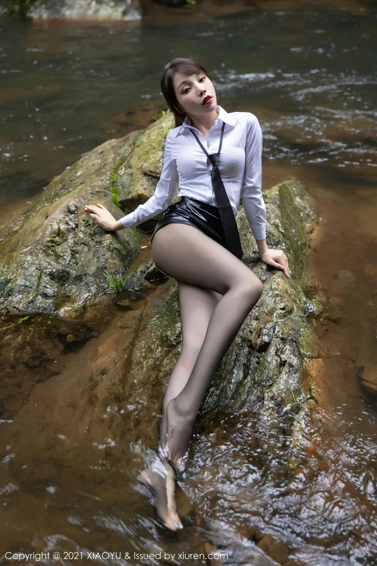 XIAOYU  语画界 Vol.576 户外山涧戏水 芝芝Booty 性感写真11 - 56