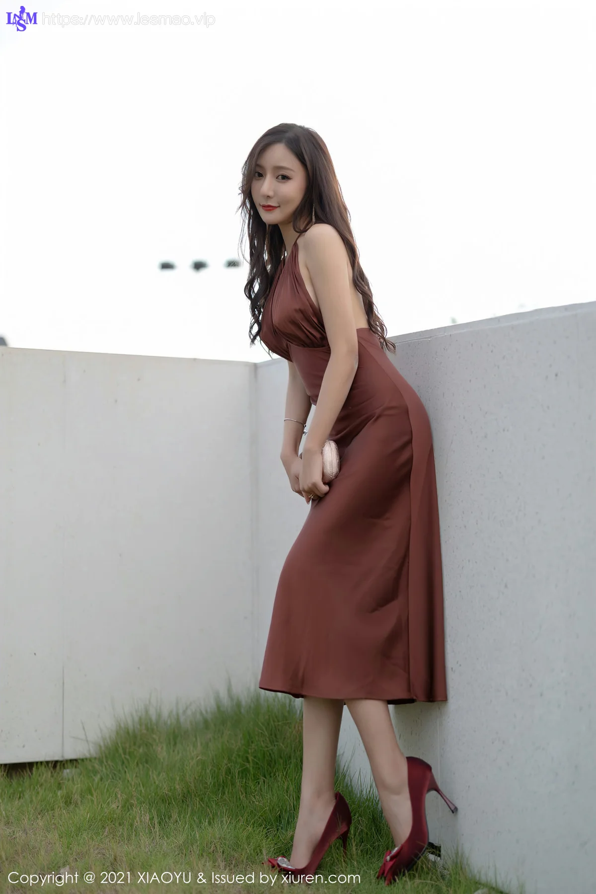 XIAOYU  语画界 Vol.590 香槟色吊裙 王馨瑶yanni 性感写真 - 17
